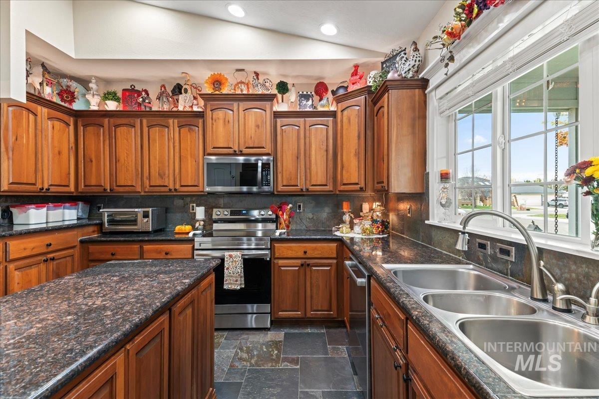 5579 S Acheron Ave, Boise, Idaho 83709, 4 Bedrooms, 2.5 Bathrooms, Residential For Sale, Price $624,000, 98966764