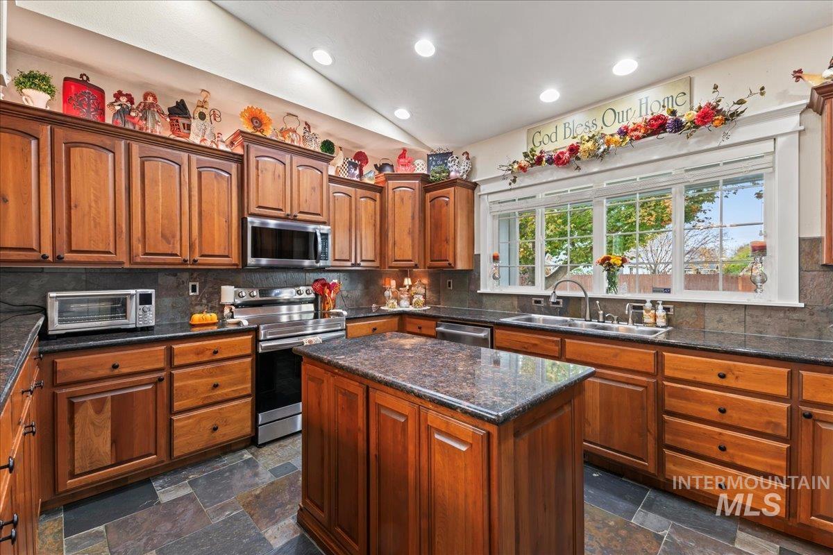 5579 S Acheron Ave, Boise, Idaho 83709, 4 Bedrooms, 2.5 Bathrooms, Residential For Sale, Price $624,000, 98966764