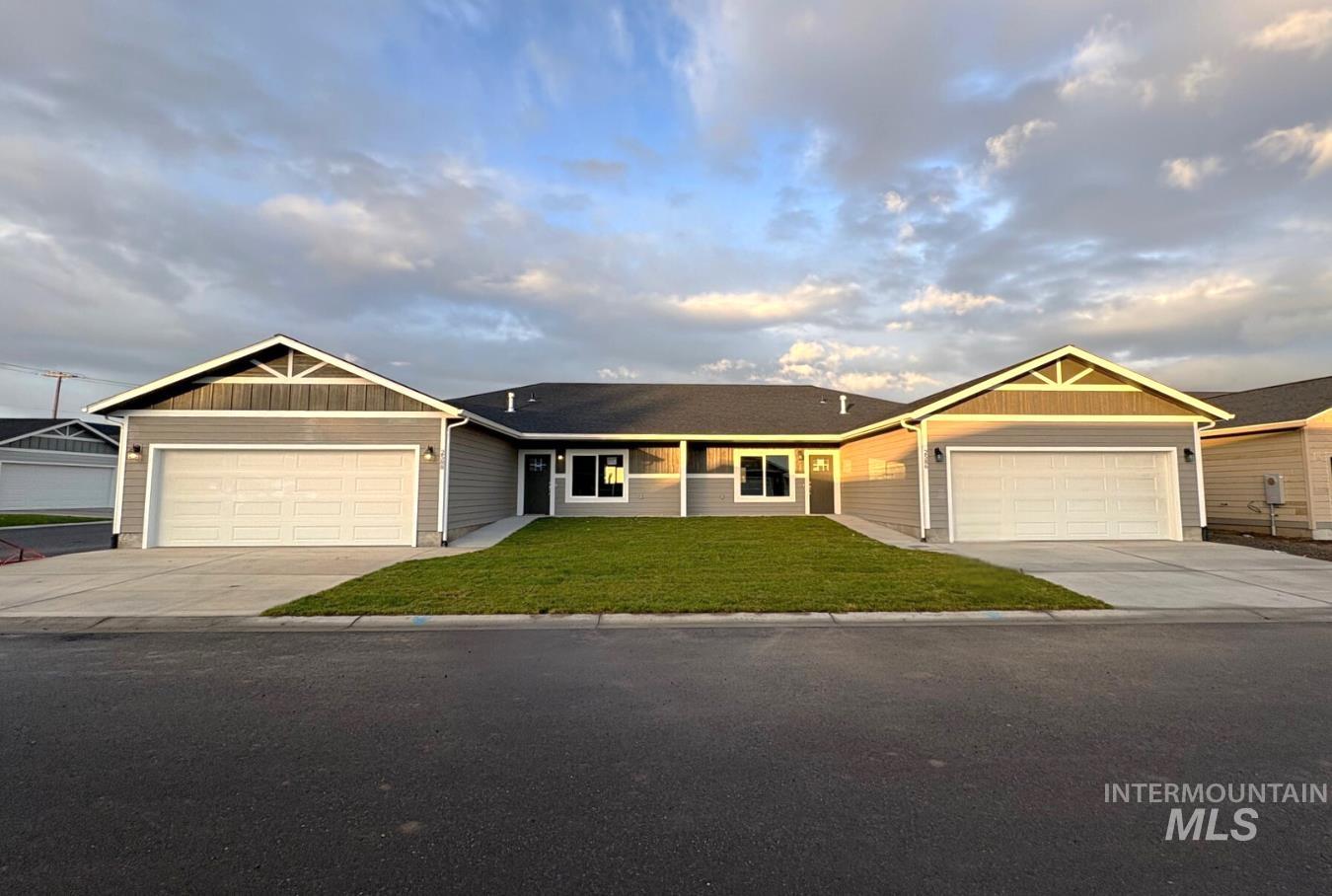 1811 Airway Ave, Lewiston, Idaho 83501, 3 Bedrooms, 2 Bathrooms, Residential For Sale, Price $364,900, 98966765