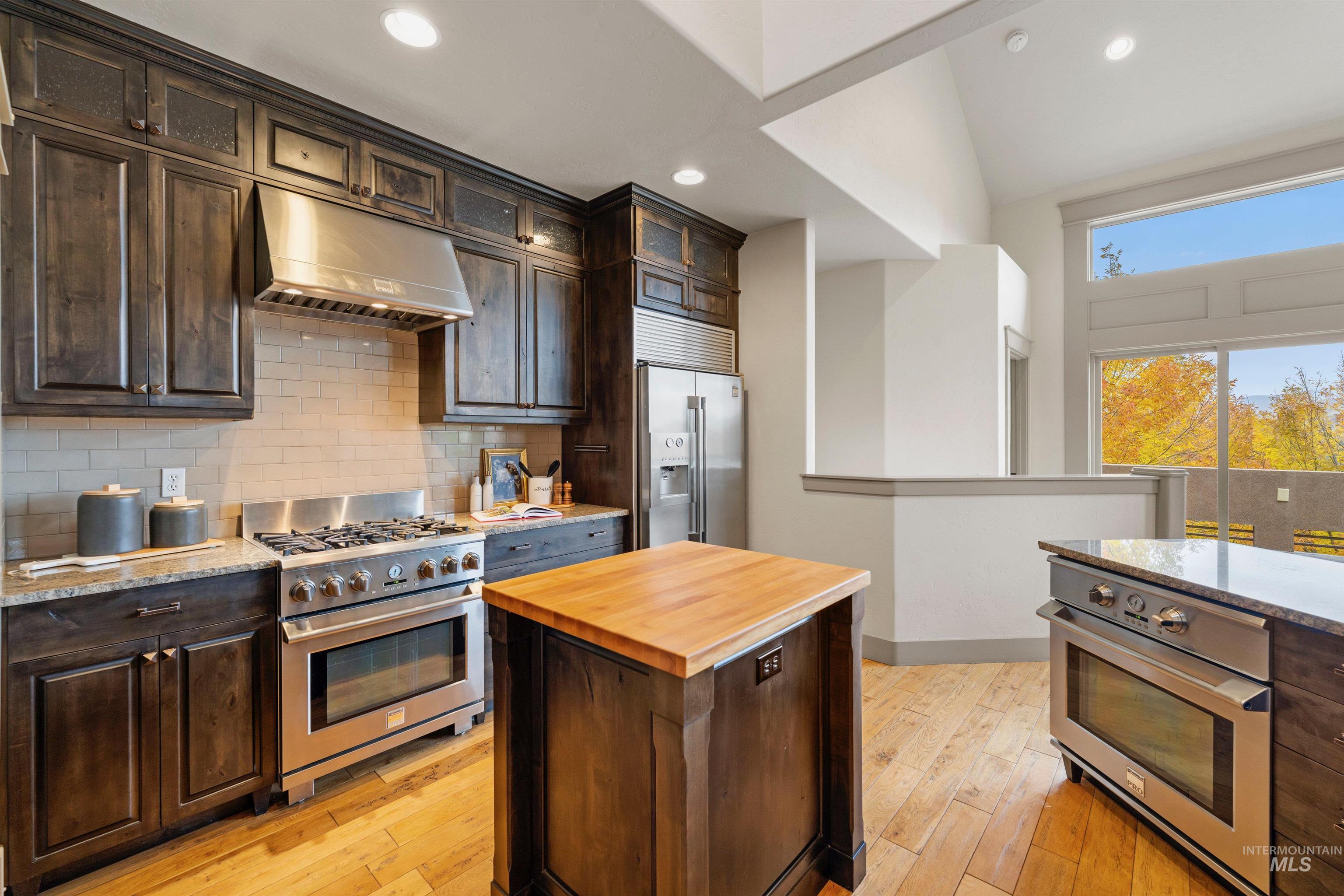 1008 E Insignia Drive, Boise, Idaho 83716, 4 Bedrooms, 3 Bathrooms, Residential For Sale, Price $898,989, 98966778