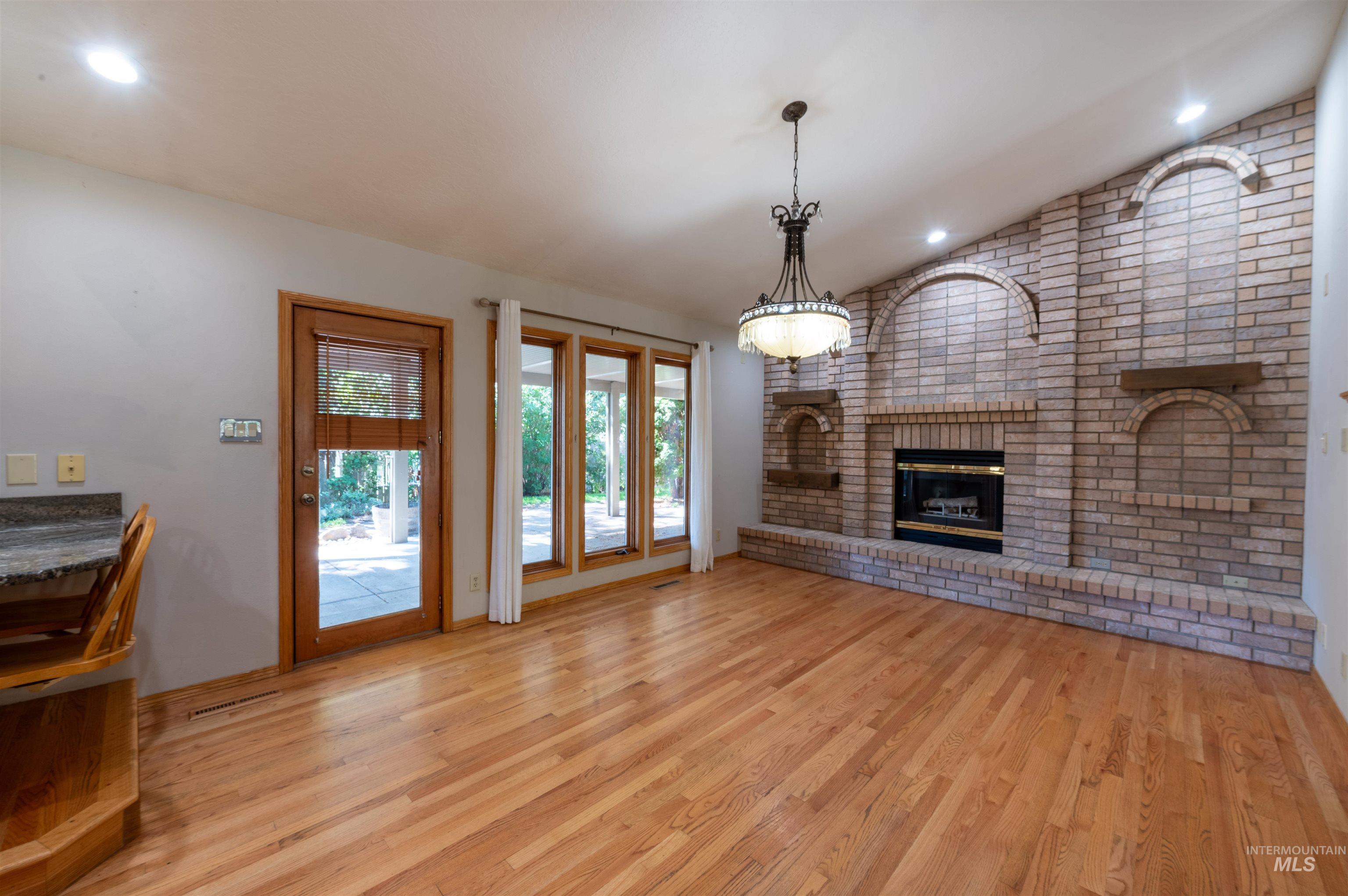 1840 Candleridge Dr, Twin Falls, Idaho 83301-0000, 3 Bedrooms, 2 Bathrooms, Residential For Sale, Price $499,900, 98966782