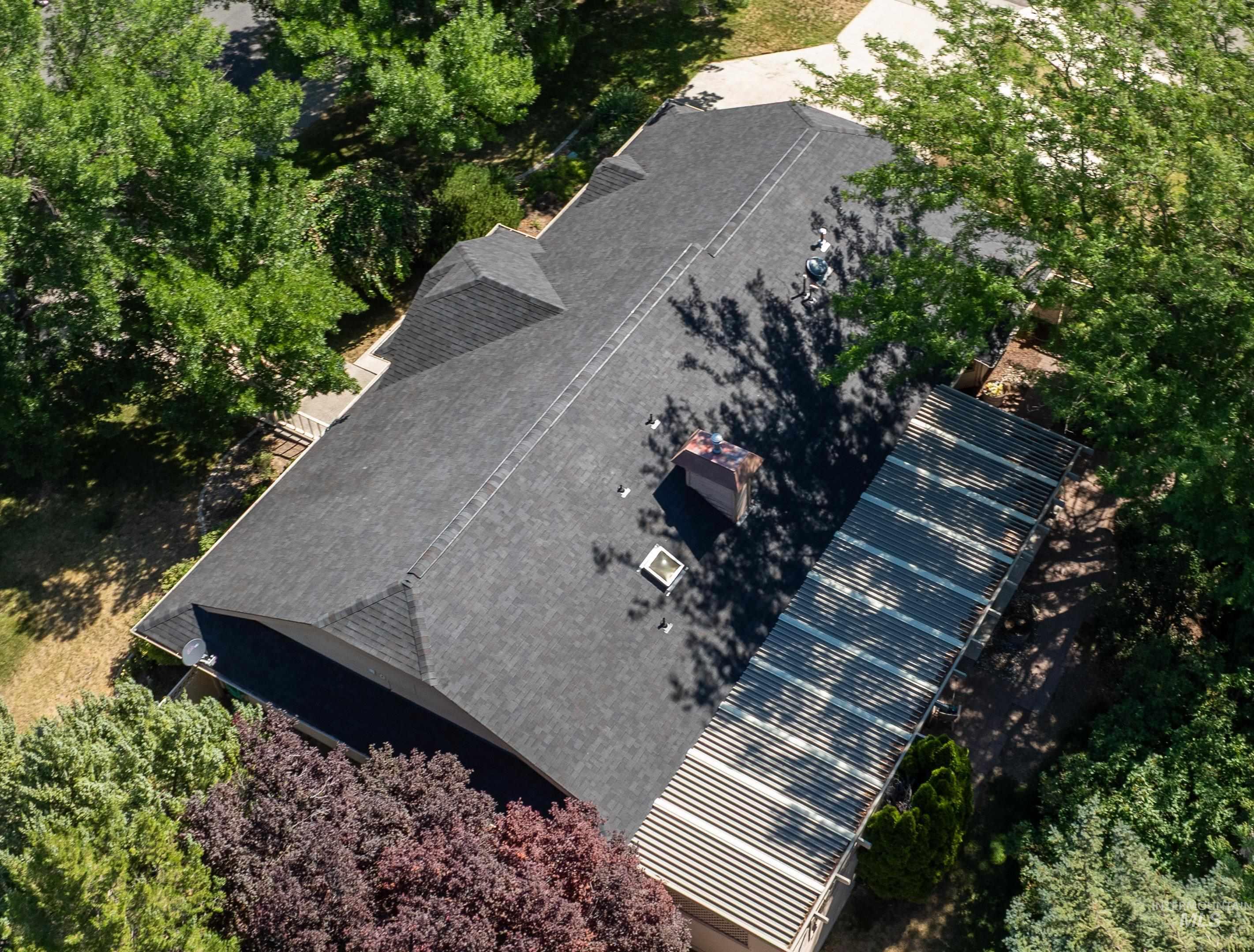 Aerial view of property and surrounding area