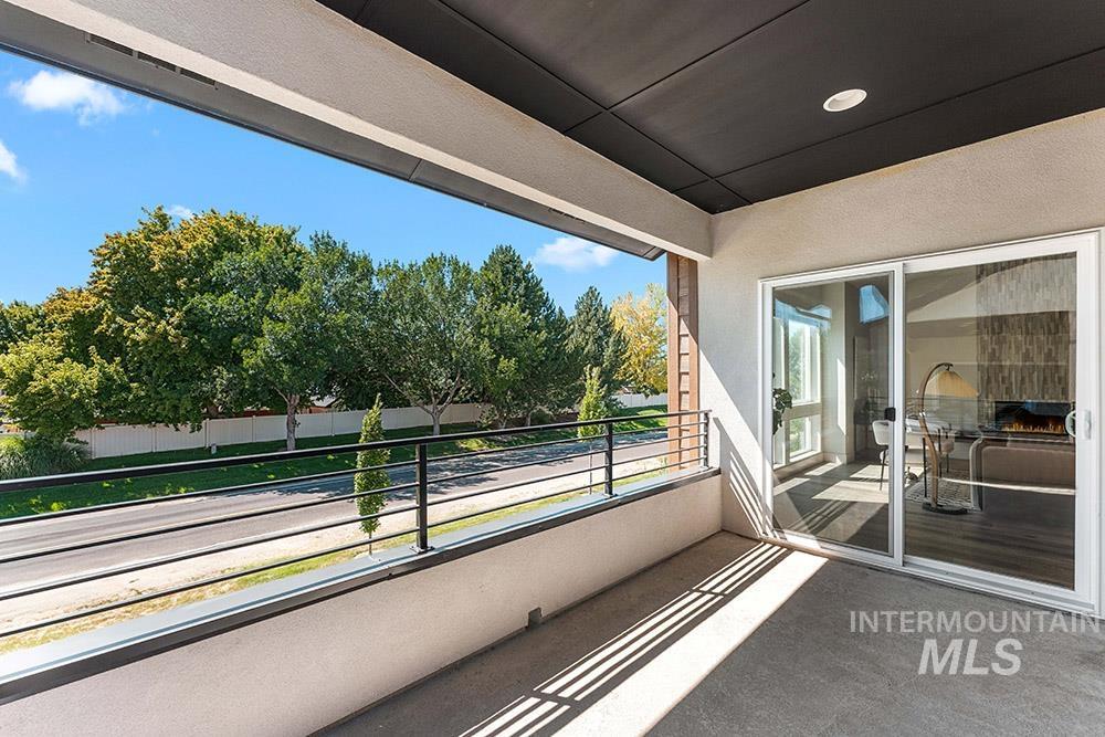 Balcony with a sunroom
