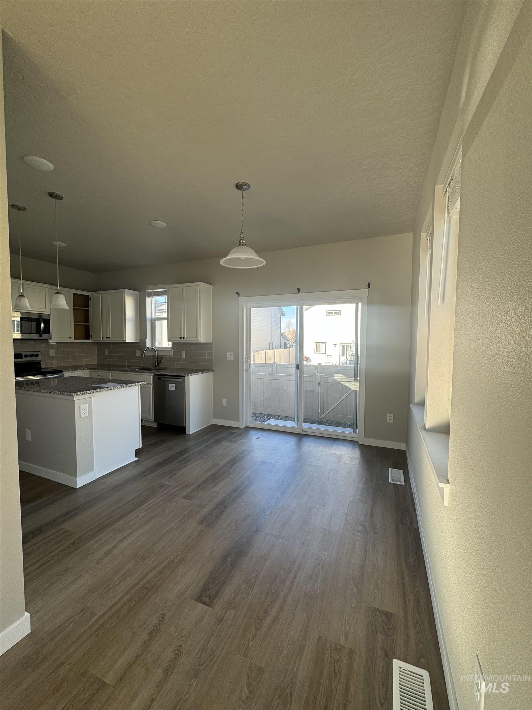 5911 S Boddington Lane, Boise, Idaho 83709, 3 Bedrooms, 2.5 Bathrooms, Residential For Sale, Price $325,000, 98966789