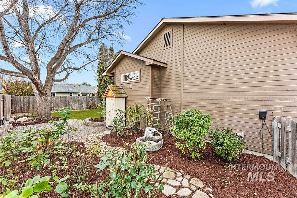 1723 W Hendricks St, Meridian, Idaho 83646, 3 Bedrooms, 2 Bathrooms, Residential For Sale, Price $398,000, 98966792