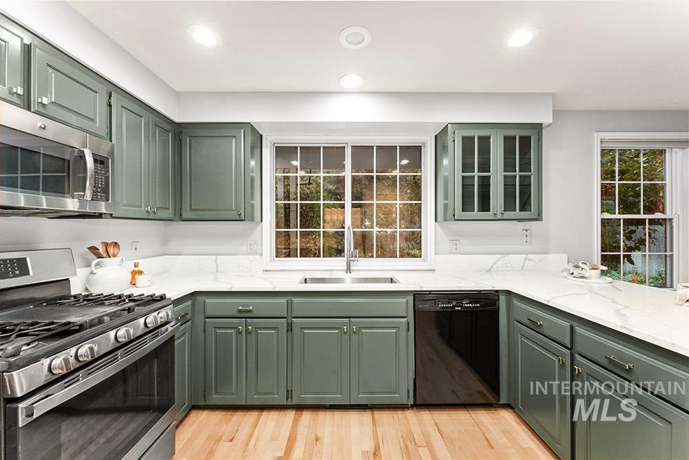 3362 E Dowling Mill Ct., Boise, Idaho 83706, 3 Bedrooms, 2.5 Bathrooms, Residential For Sale, Price $825,000,MLS 98966793