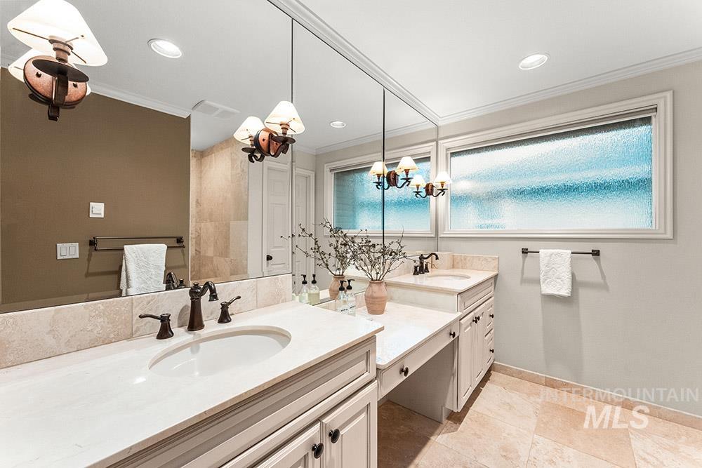 3362 E Dowling Mill Ct., Boise, Idaho 83706, 3 Bedrooms, 2.5 Bathrooms, Residential For Sale, Price $825,000,MLS 98966793