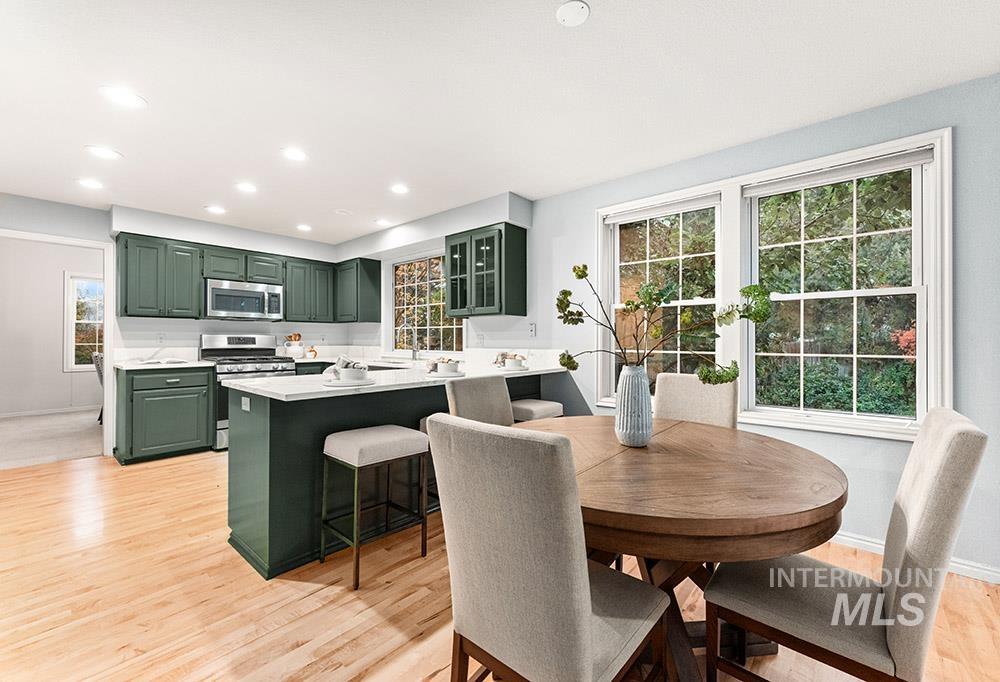 3362 E Dowling Mill Ct., Boise, Idaho 83706, 3 Bedrooms, 2.5 Bathrooms, Residential For Sale, Price $825,000,MLS 98966793