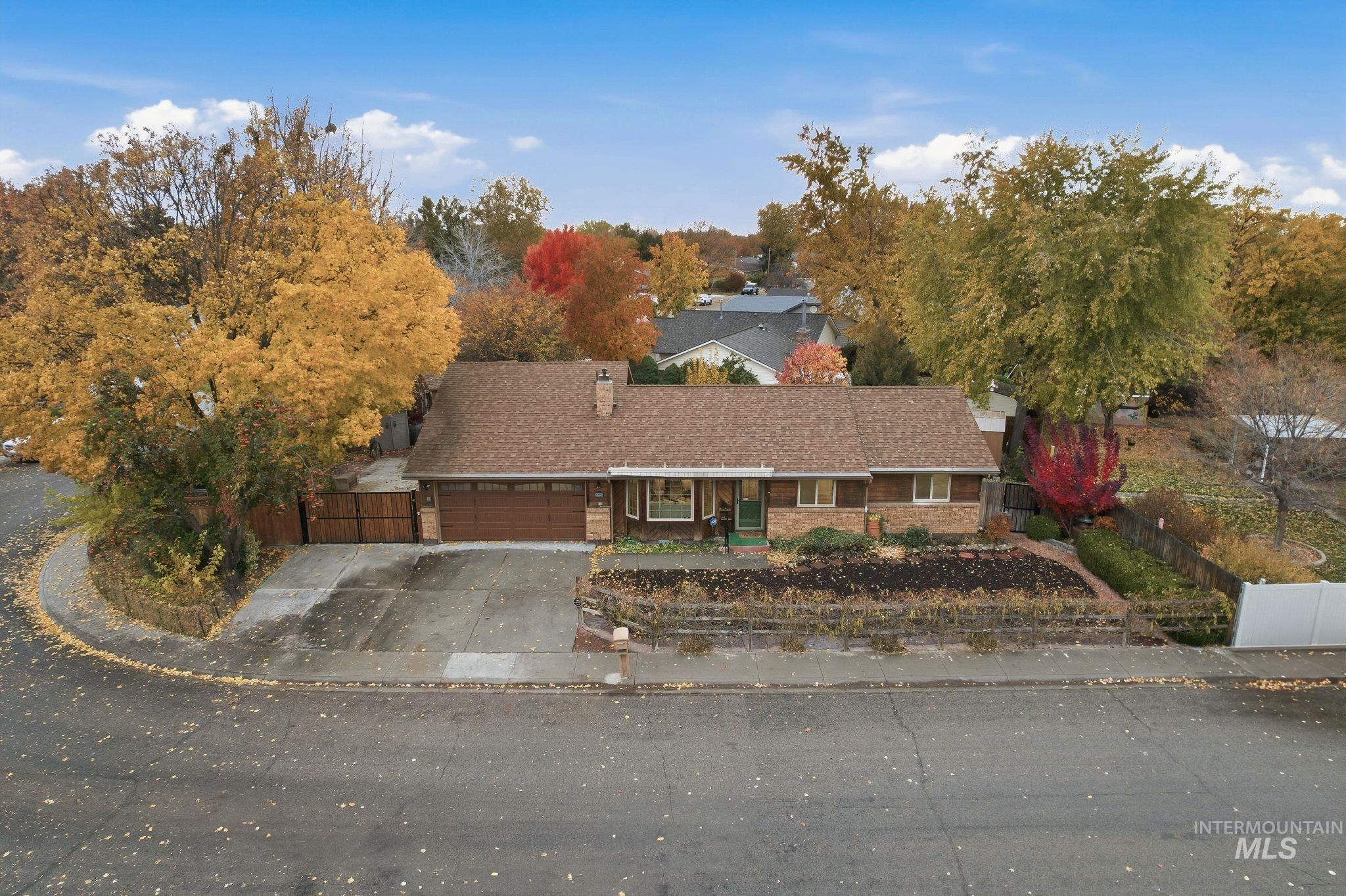 1093 N Dalton Ave, Boise, Idaho 83704, 3 Bedrooms, 2 Bathrooms, Residential For Sale, Price $449,990, 98966811