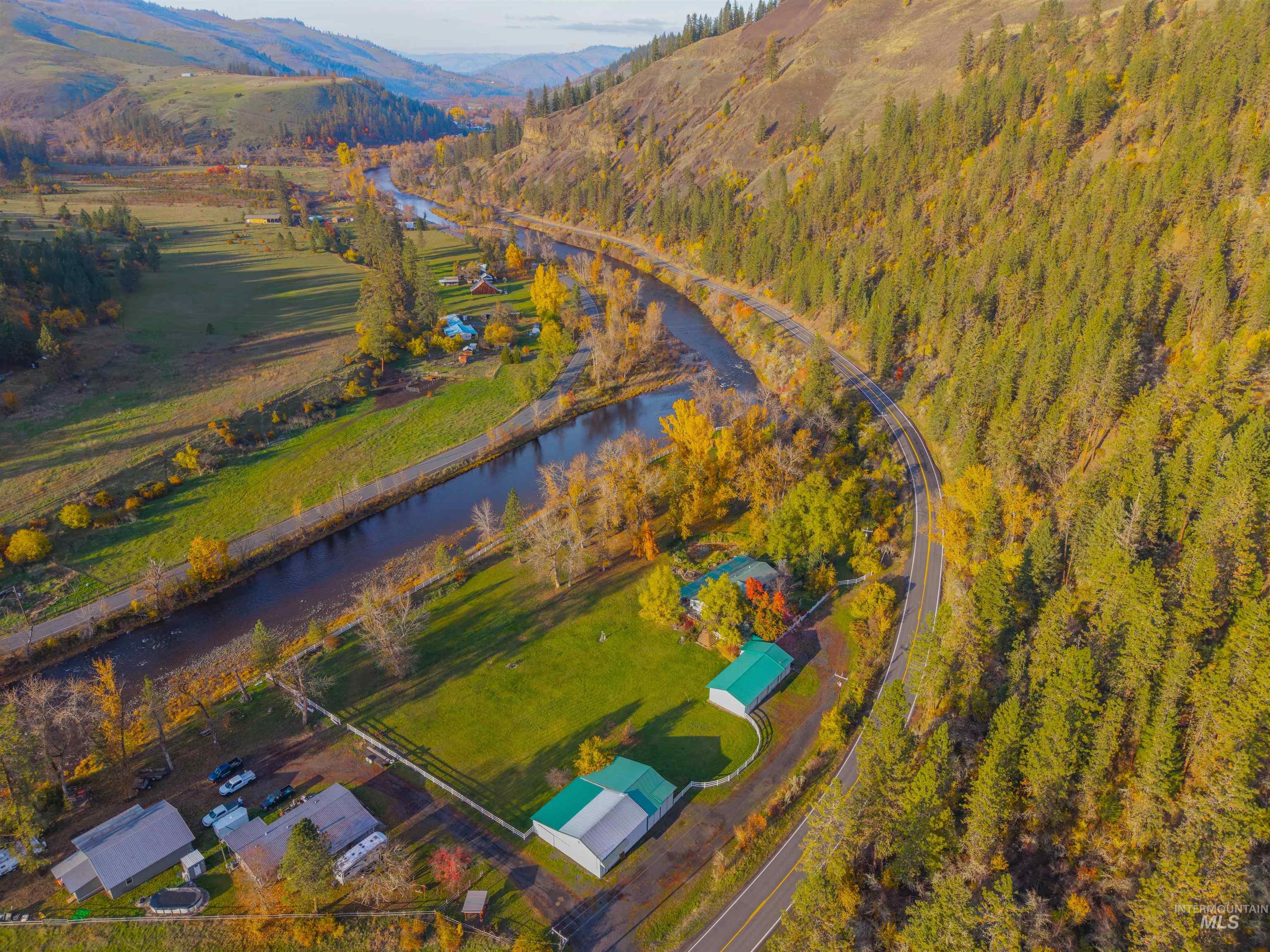 Bird's eye view of a water and mountain view