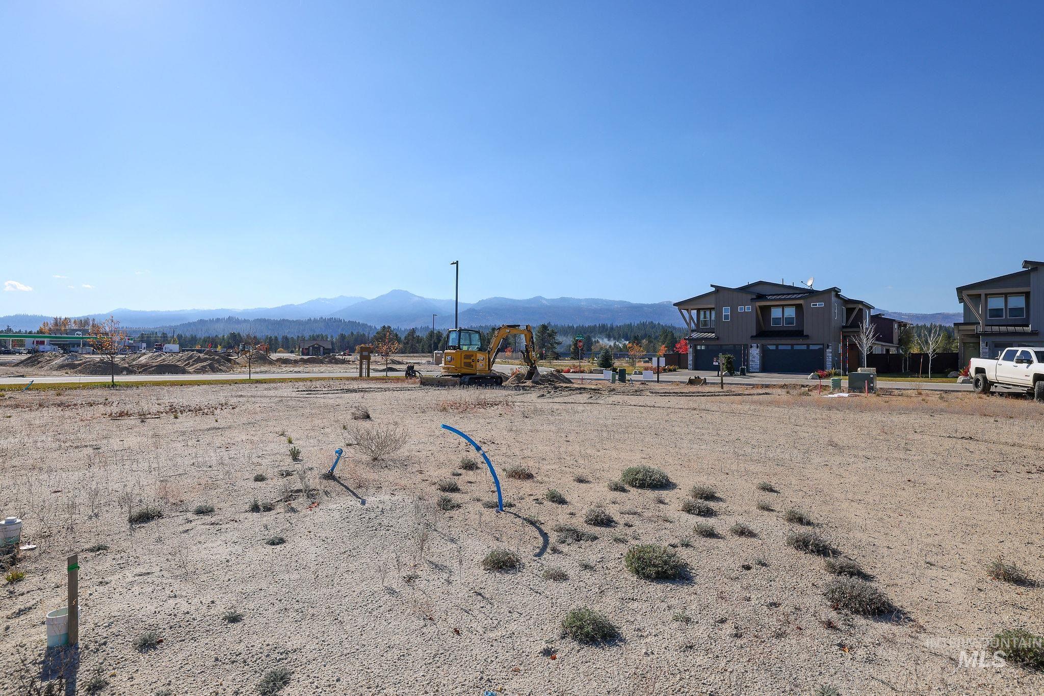 View of yard with a mountain view