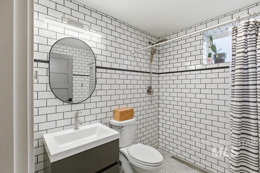 1111 E Sixth Street, Moscow, Idaho 83843, 4 Bedrooms, 2 Bathrooms, Residential For Sale, Price $444,000, 98966826