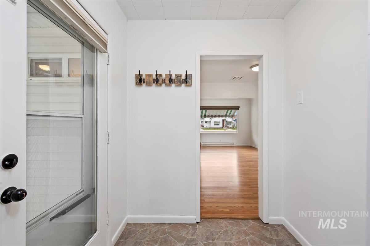 612 S Pine St, Nampa, Idaho 83686, 2 Bedrooms, 1 Bathroom, Residential For Sale, Price $314,900, 98966827