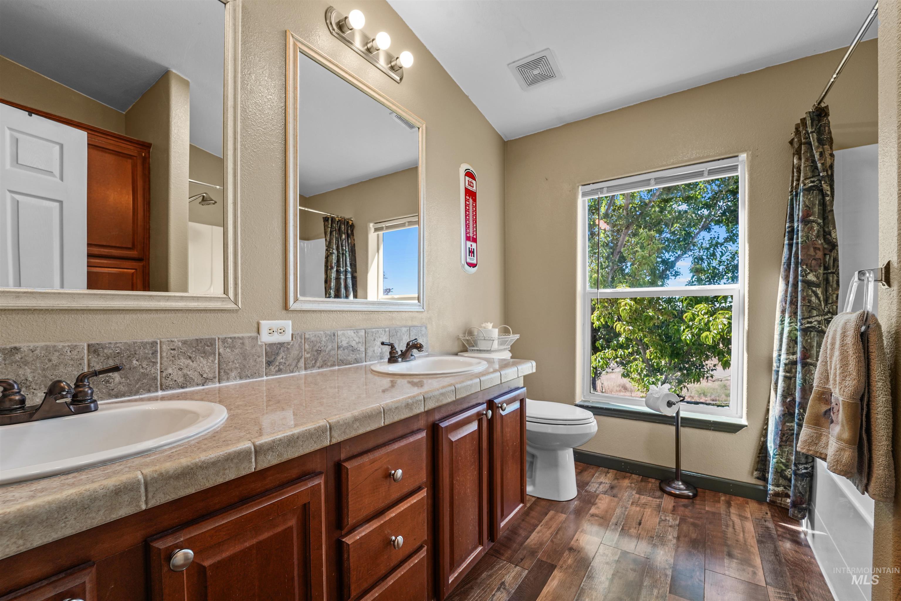 5494 Oasis Rd, Caldwell, Idaho 83607, 3 Bedrooms, 2 Bathrooms, Residential For Sale, Price $558,000, 98966838