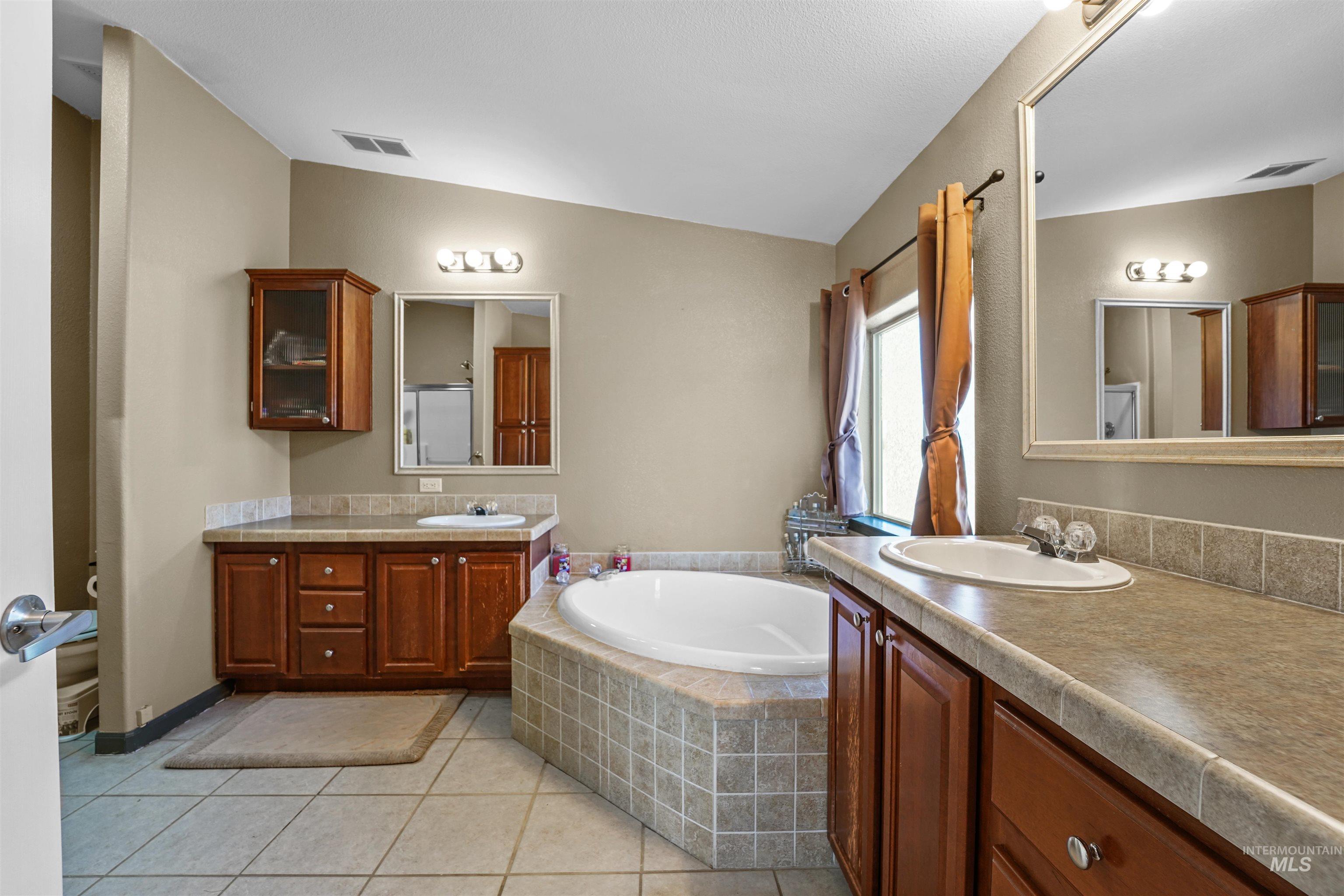 5494 Oasis Rd, Caldwell, Idaho 83607, 3 Bedrooms, 2 Bathrooms, Residential For Sale, Price $558,000, 98966838