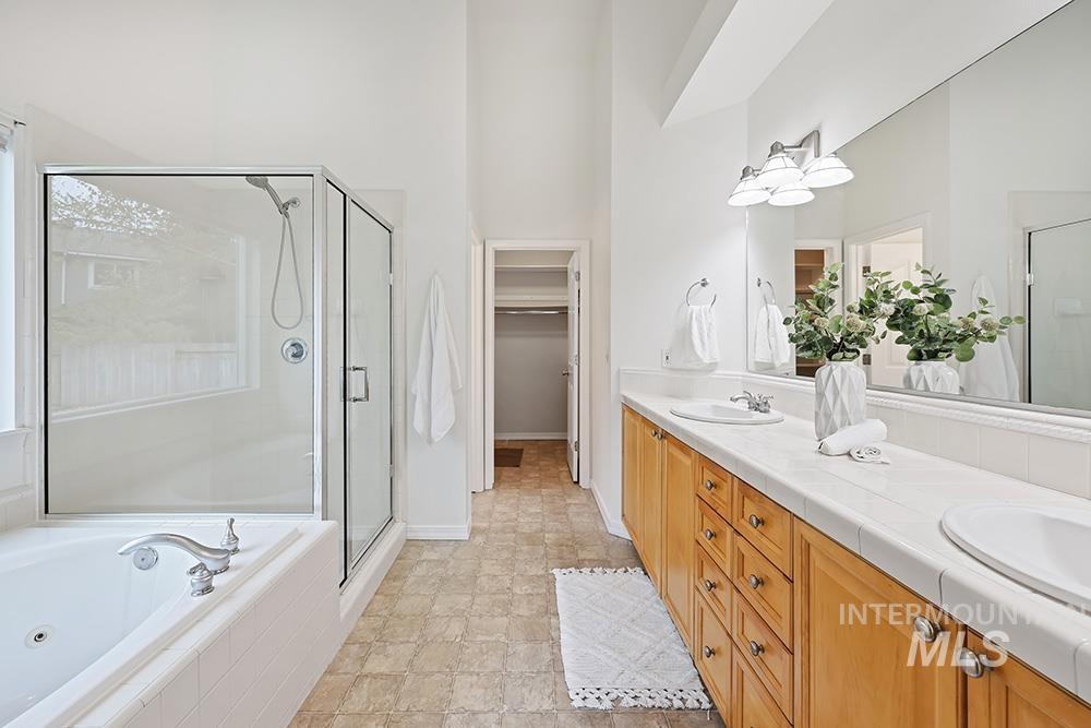 2029 S Wilde Creek Way, Boise, Idaho 83709, 4 Bedrooms, 3 Bathrooms, Residential For Sale, Price $649,000, 98966839