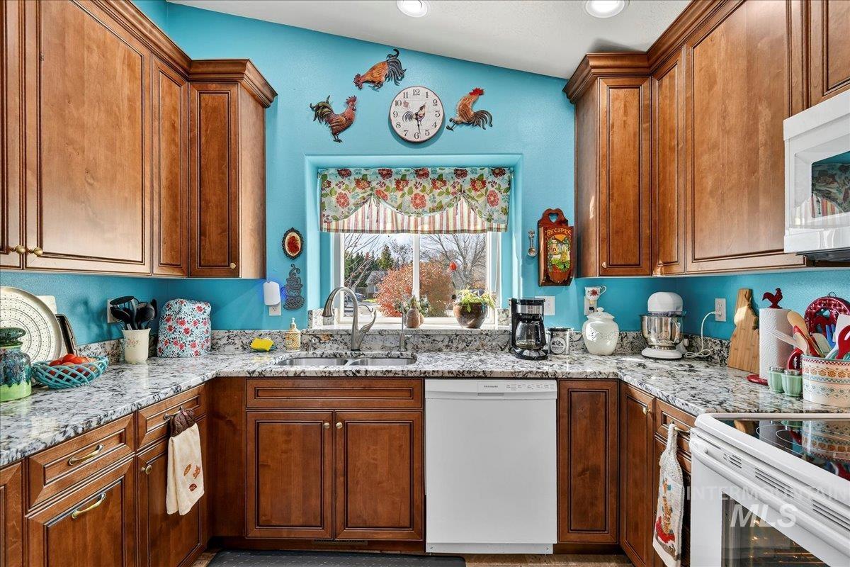 3282 S Featherly Way, Boise, Idaho 83709, 3 Bedrooms, 2 Bathrooms, Residential For Sale, Price $449,900, 98966843