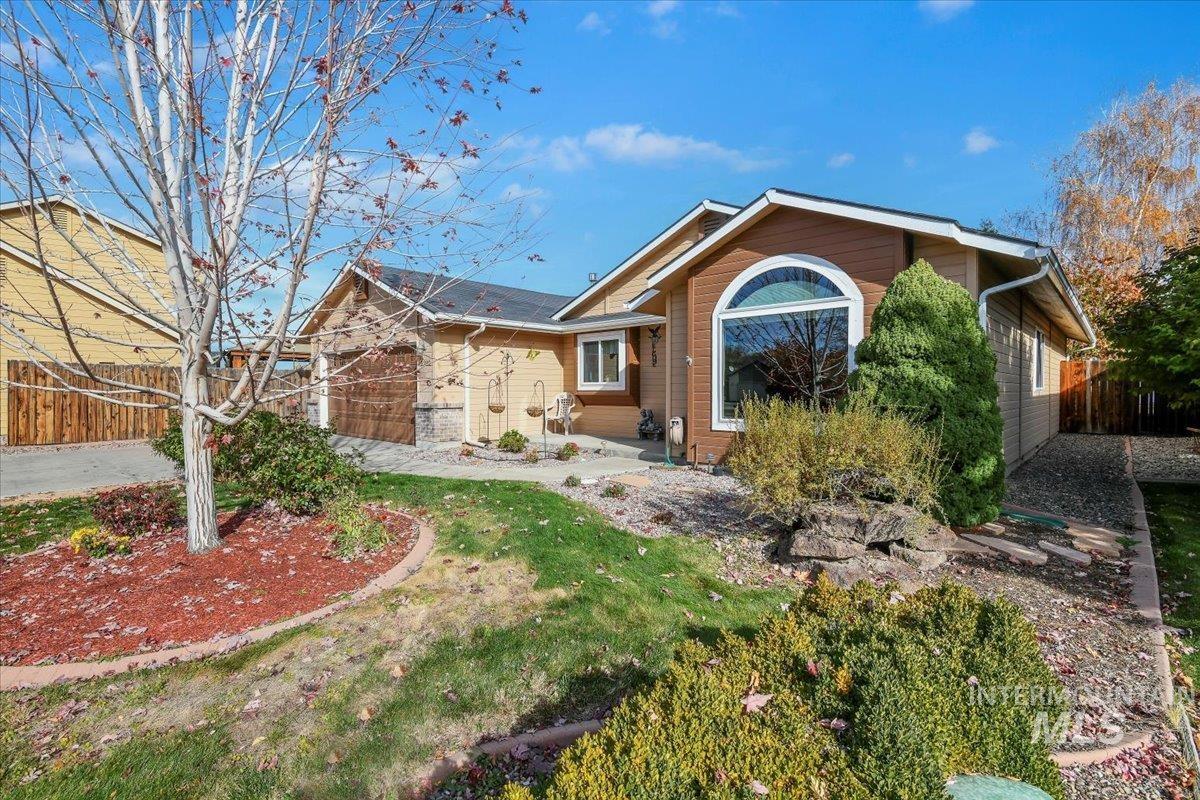 3282 S Featherly Way, Boise, Idaho 83709, 3 Bedrooms, 2 Bathrooms, Residential For Sale, Price $449,900, 98966843