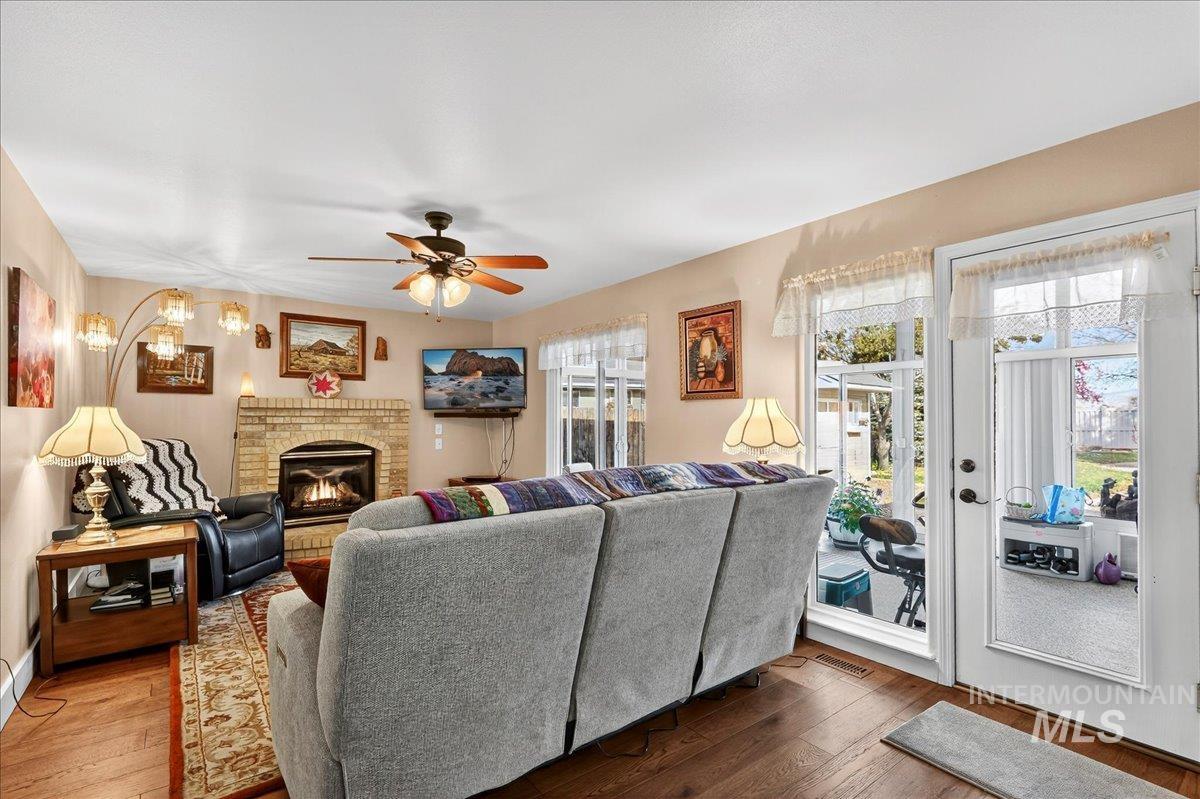 3282 S Featherly Way, Boise, Idaho 83709, 3 Bedrooms, 2 Bathrooms, Residential For Sale, Price $449,900, 98966843