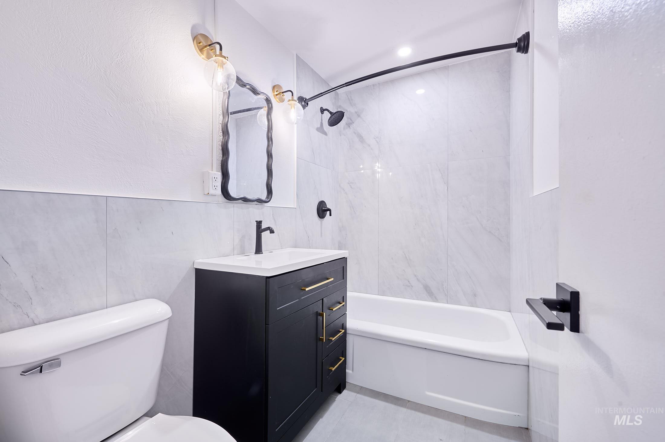 3512 Bowman Rd, Emmett, Idaho 83617, 2 Bedrooms, 1 Bathroom, Residential For Sale, Price $580,000, 98966849