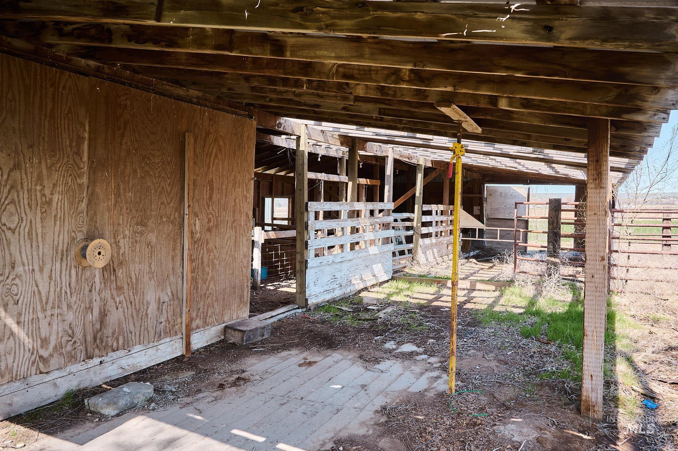 3512 Bowman Rd, Emmett, Idaho 83617, 2 Bedrooms, 1 Bathroom, Residential For Sale, Price $580,000, 98966849