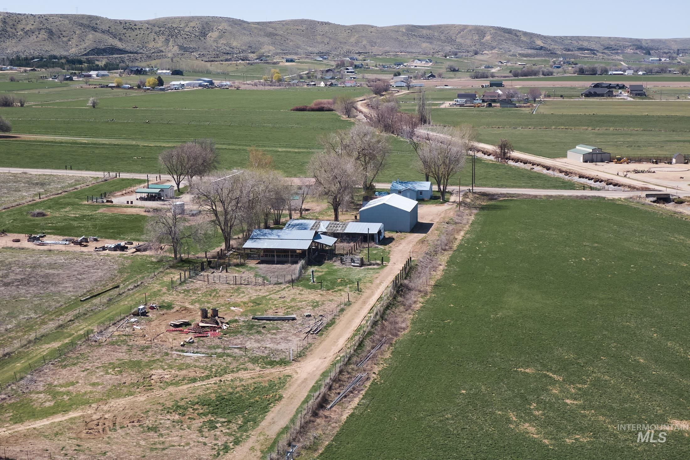 3512 Bowman Rd, Emmett, Idaho 83617, 2 Bedrooms, 1 Bathroom, Residential For Sale, Price $580,000, 98966849