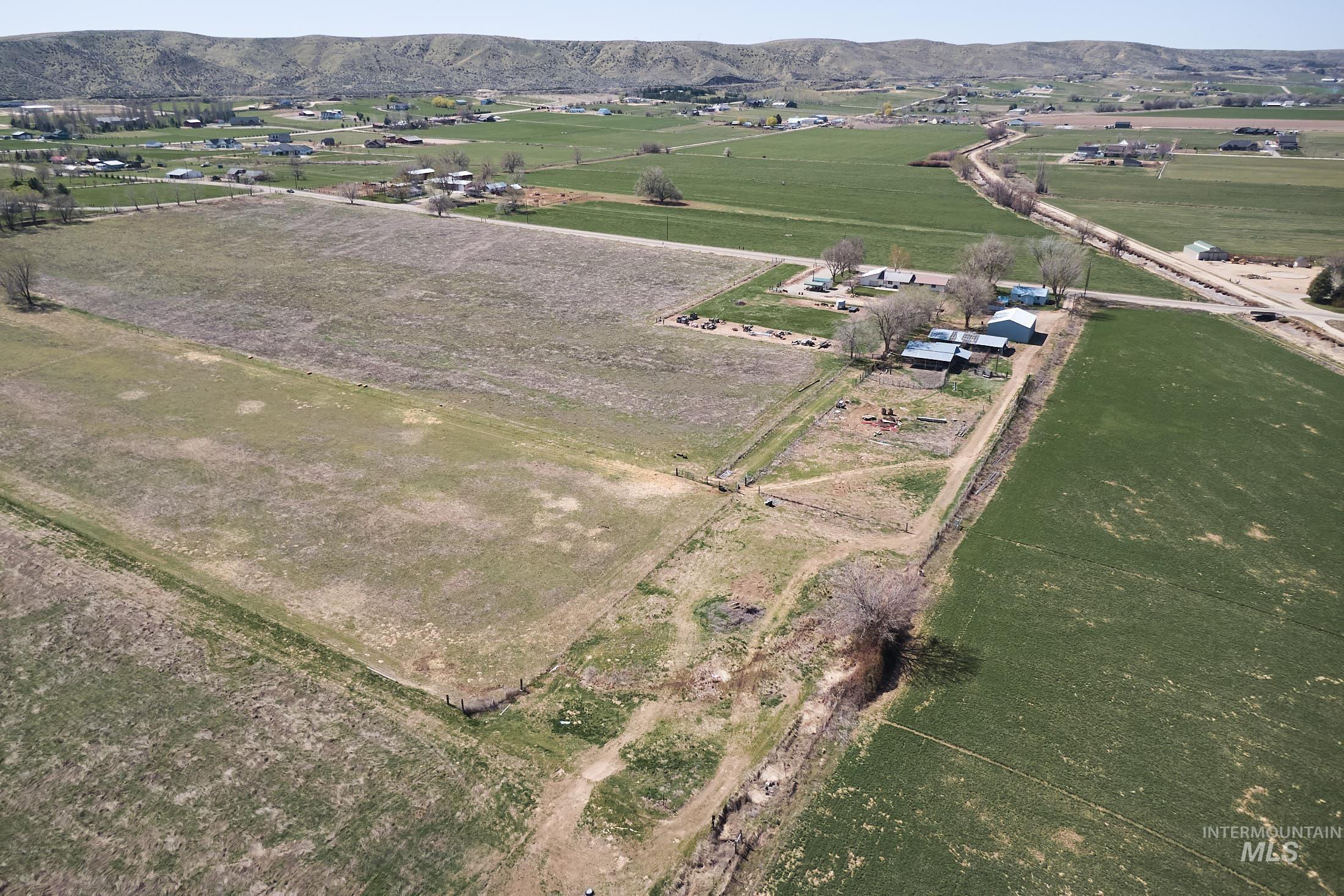 3512 Bowman Rd, Emmett, Idaho 83617, 2 Bedrooms, 1 Bathroom, Residential For Sale, Price $580,000, 98966849