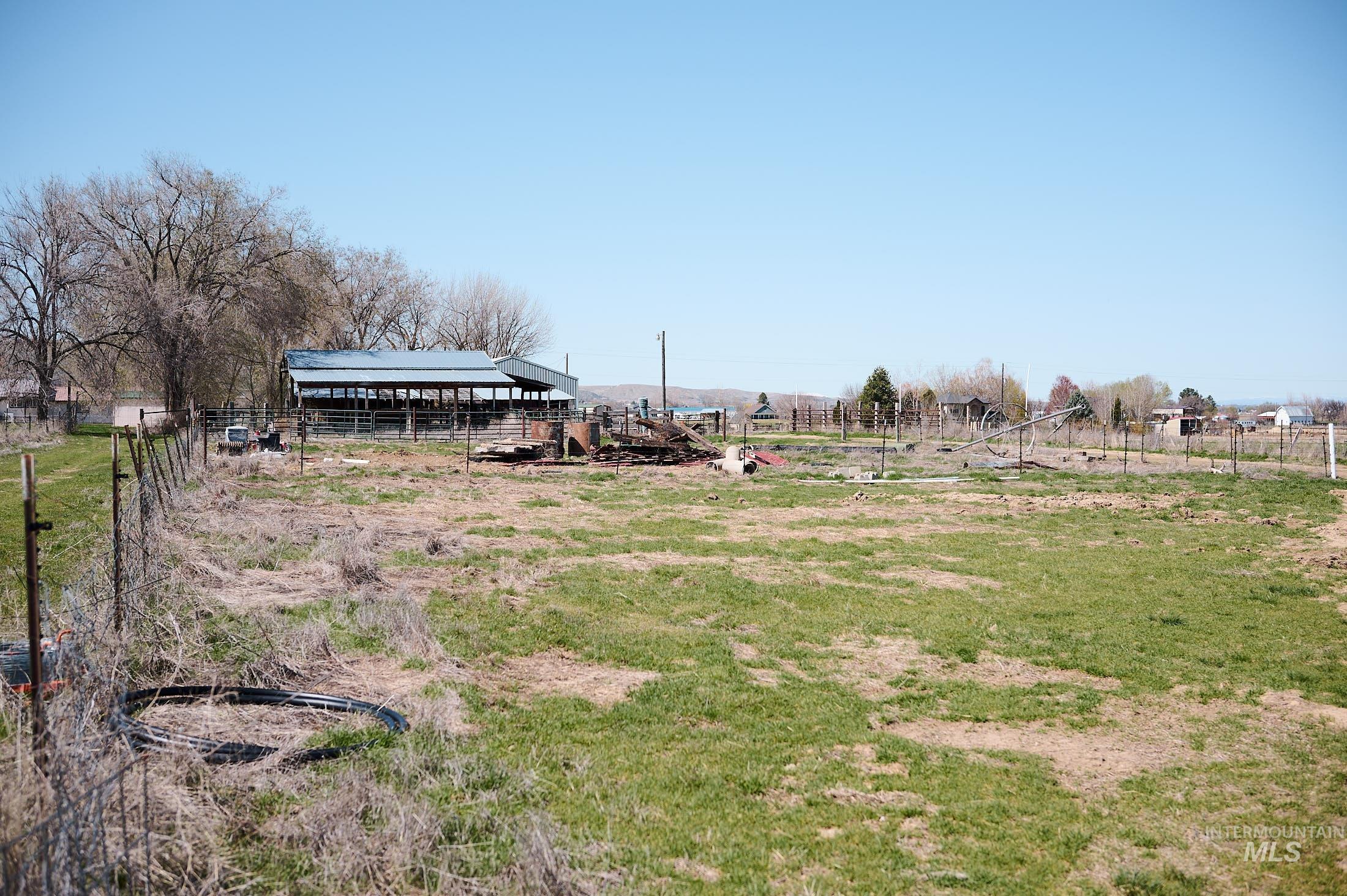 3512 Bowman Rd, Emmett, Idaho 83617, 2 Bedrooms, 1 Bathroom, Residential For Sale, Price $580,000, 98966849