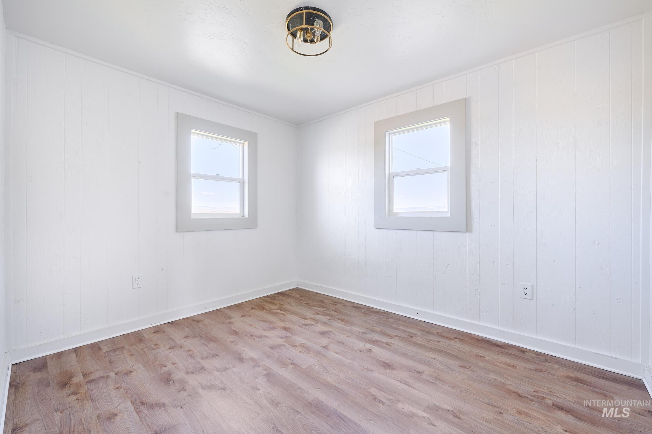 3512 Bowman Rd, Emmett, Idaho 83617, 2 Bedrooms, 1 Bathroom, Residential For Sale, Price $580,000, 98966849