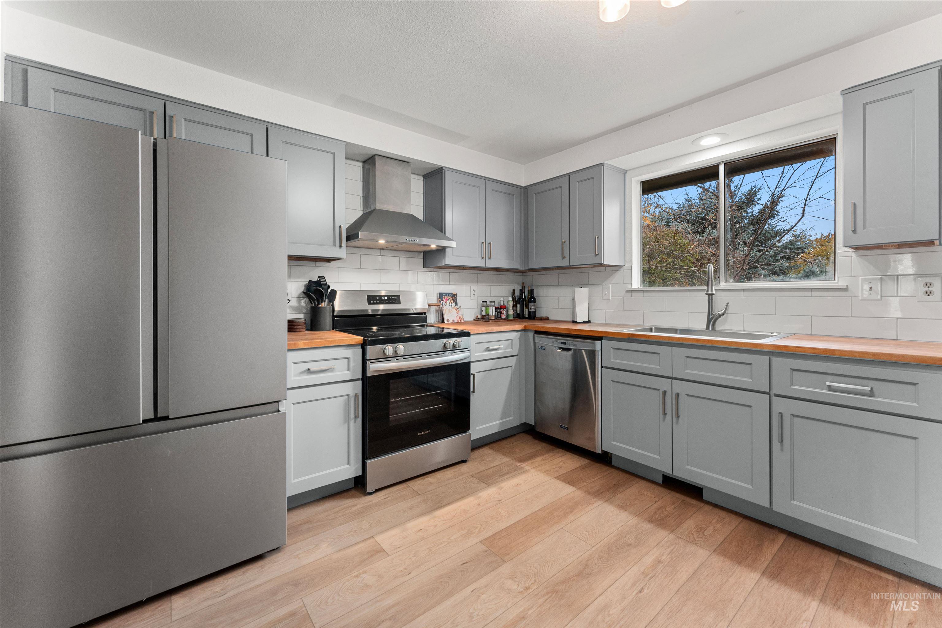 10772 W Wildrose Ct, Boise, Idaho 83713, 2 Bedrooms, 1 Bathroom, Residential For Sale, Price $357,000, 98966854