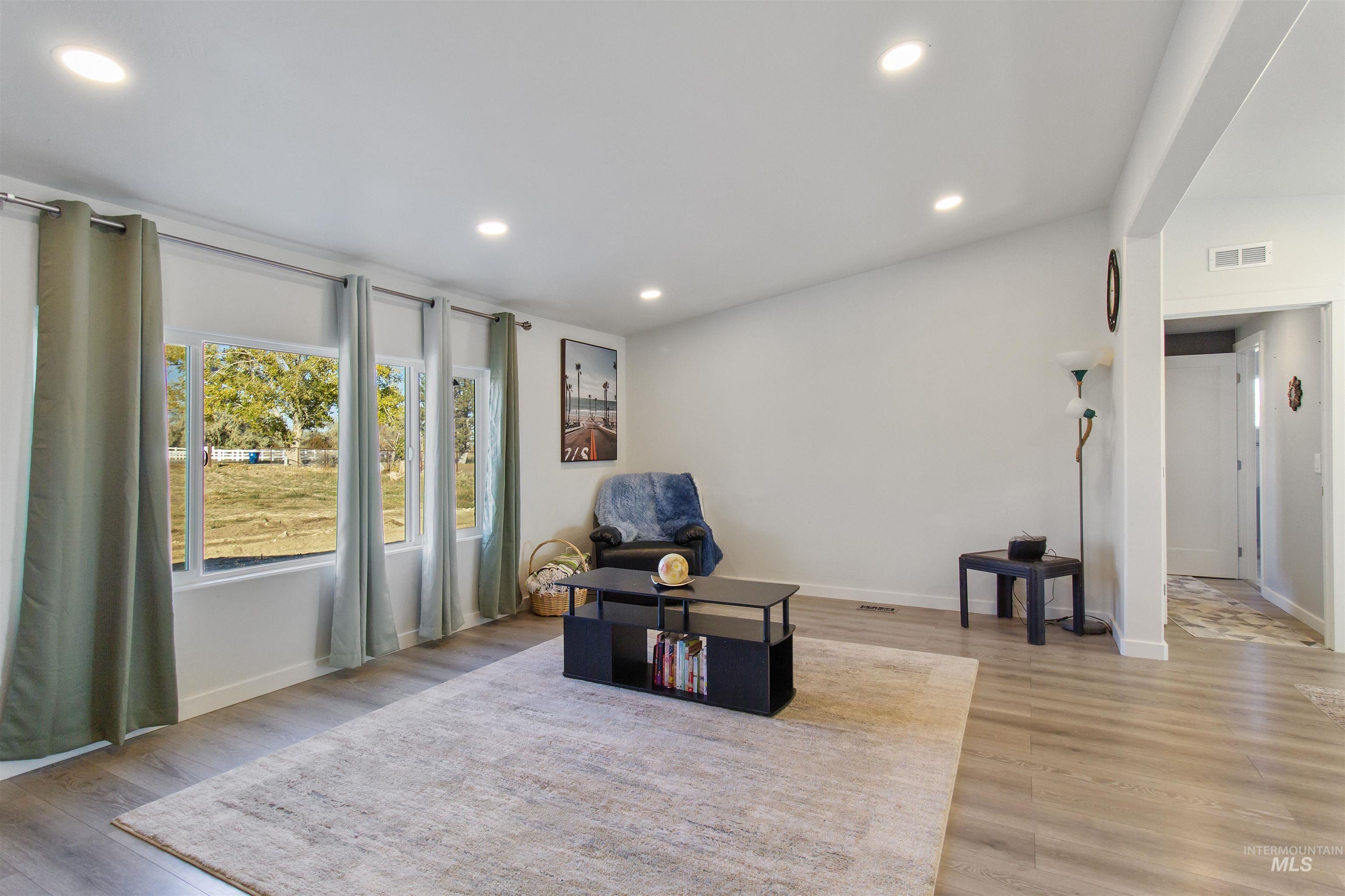 3582 N 3230 E, Kimberly, Idaho 83341, 3 Bedrooms, 2 Bathrooms, Residential For Sale, Price $425,000, 98966858