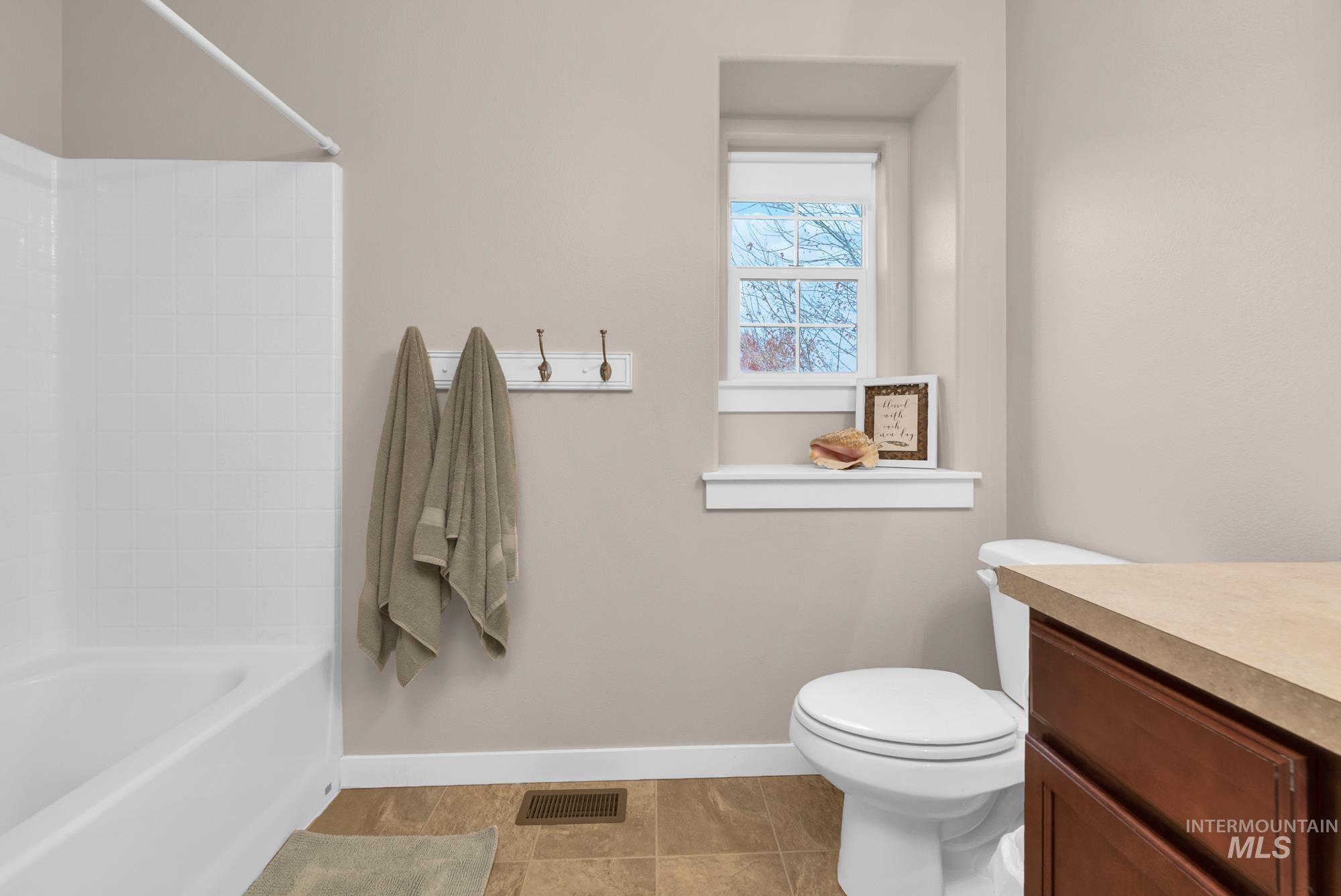 7688 N Hole in One Pl, Boise, Idaho 83714, 4 Bedrooms, 2.5 Bathrooms, Residential For Sale, Price $535,000, 98966872