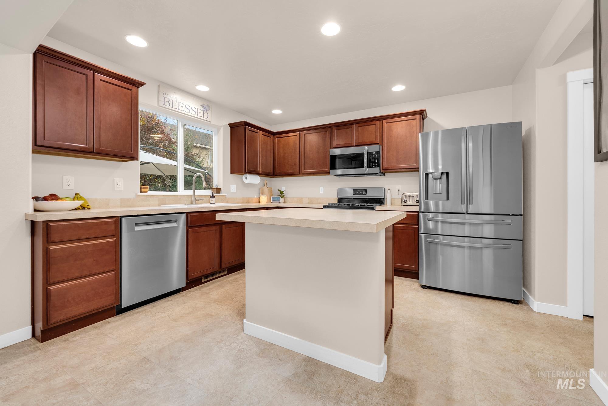 7688 N Hole in One Pl, Boise, Idaho 83714, 4 Bedrooms, 2.5 Bathrooms, Residential For Sale, Price $535,000, 98966872