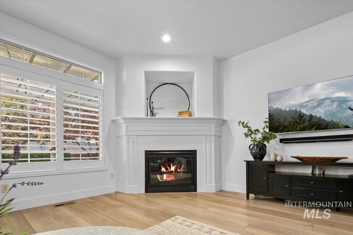 650 N Clearpoint Way, Eagle, Idaho 83616-7207, 5 Bedrooms, 3 Bathrooms, Residential For Sale, Price $998,000, 98966881