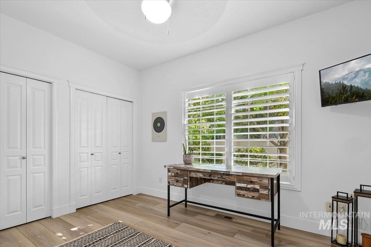 650 N Clearpoint Way, Eagle, Idaho 83616-7207, 5 Bedrooms, 3 Bathrooms, Residential For Sale, Price $998,000, 98966881