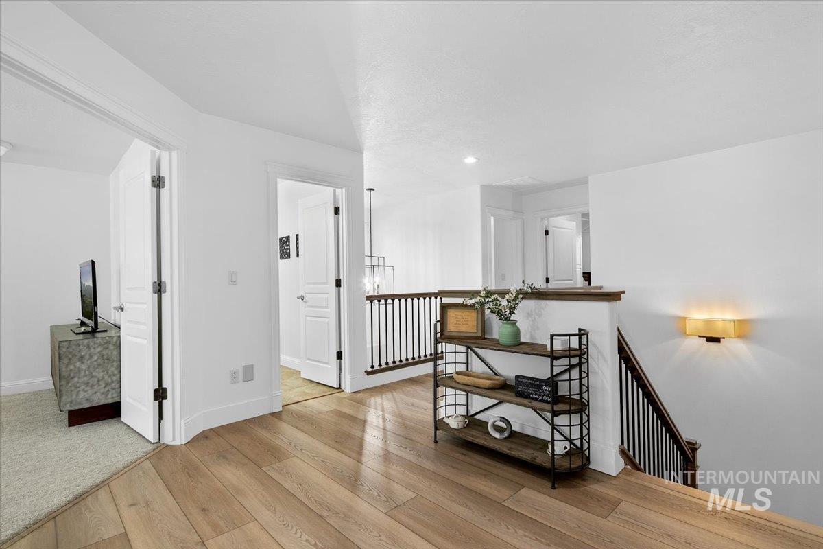 650 N Clearpoint Way, Eagle, Idaho 83616-7207, 5 Bedrooms, 3 Bathrooms, Residential For Sale, Price $998,000, 98966881