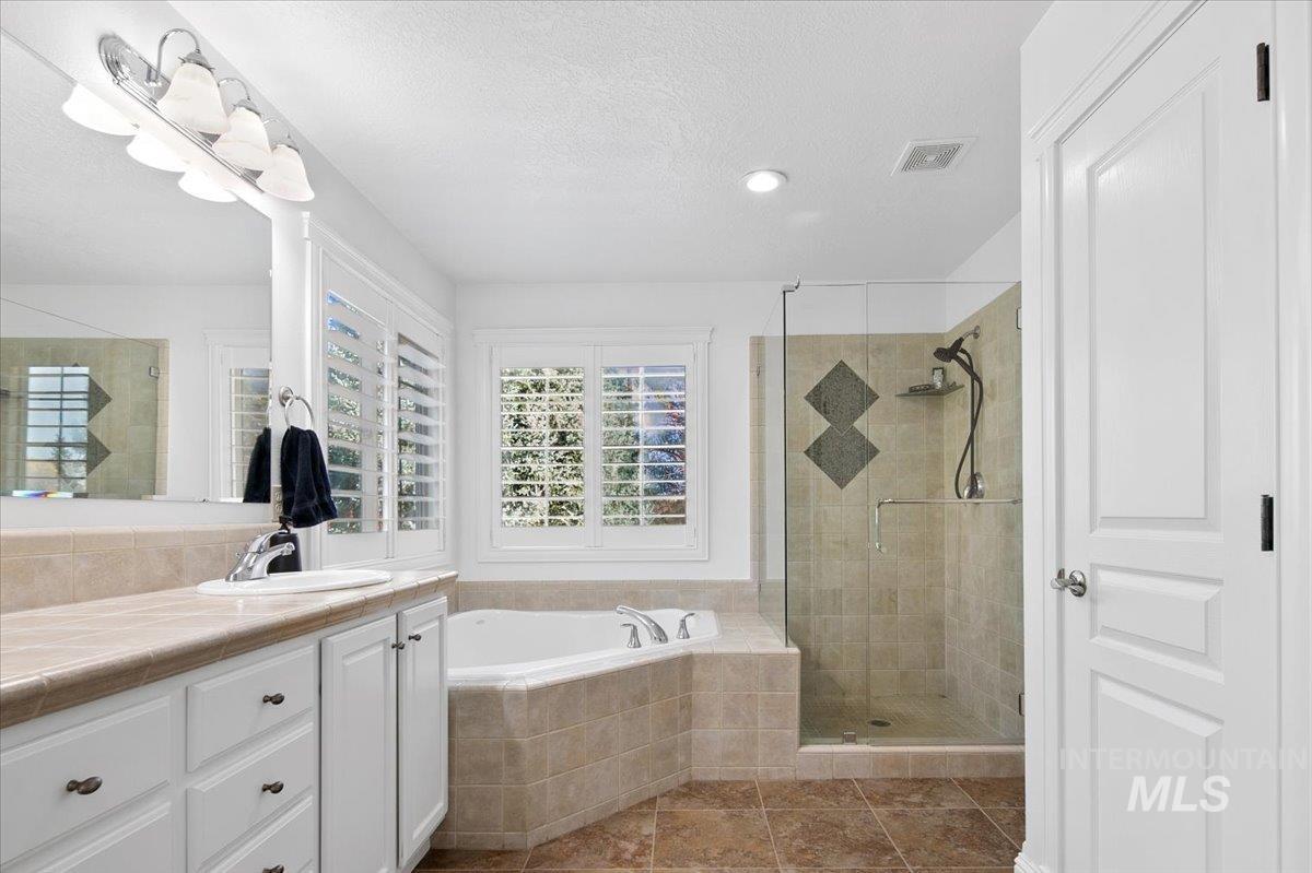 650 N Clearpoint Way, Eagle, Idaho 83616-7207, 5 Bedrooms, 3 Bathrooms, Residential For Sale, Price $998,000, 98966881