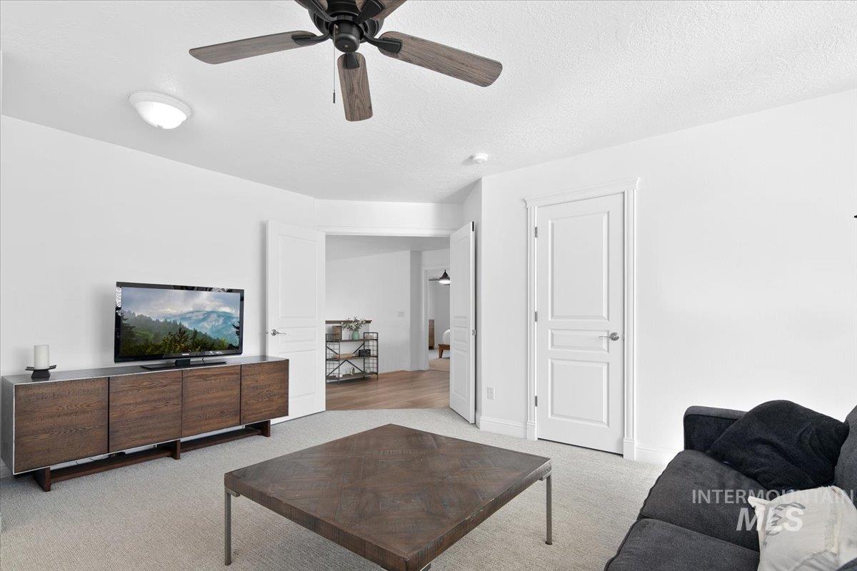 650 N Clearpoint Way, Eagle, Idaho 83616-7207, 5 Bedrooms, 3 Bathrooms, Residential For Sale, Price $998,000, 98966881