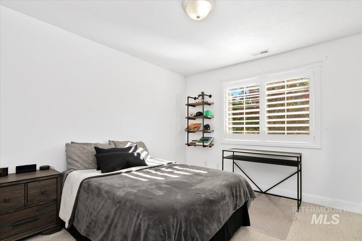 650 N Clearpoint Way, Eagle, Idaho 83616-7207, 5 Bedrooms, 3 Bathrooms, Residential For Sale, Price $998,000, 98966881