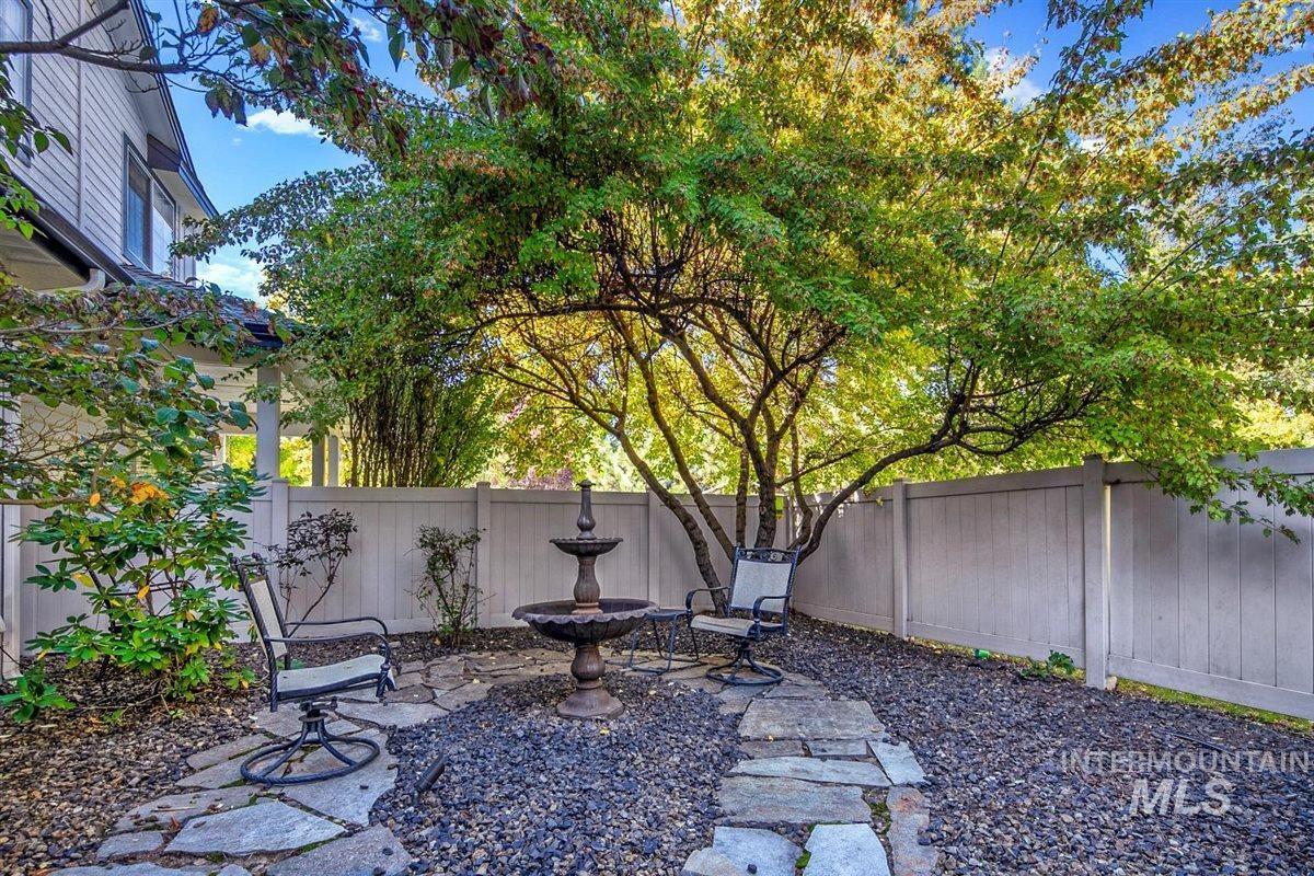 650 N Clearpoint Way, Eagle, Idaho 83616-7207, 5 Bedrooms, 3 Bathrooms, Residential For Sale, Price $998,000, 98966881