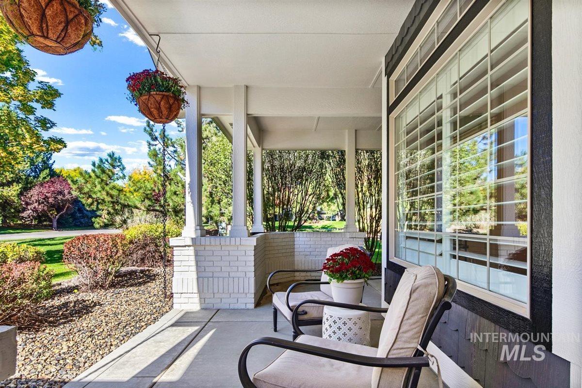 650 N Clearpoint Way, Eagle, Idaho 83616-7207, 5 Bedrooms, 3 Bathrooms, Residential For Sale, Price $998,000, 98966881