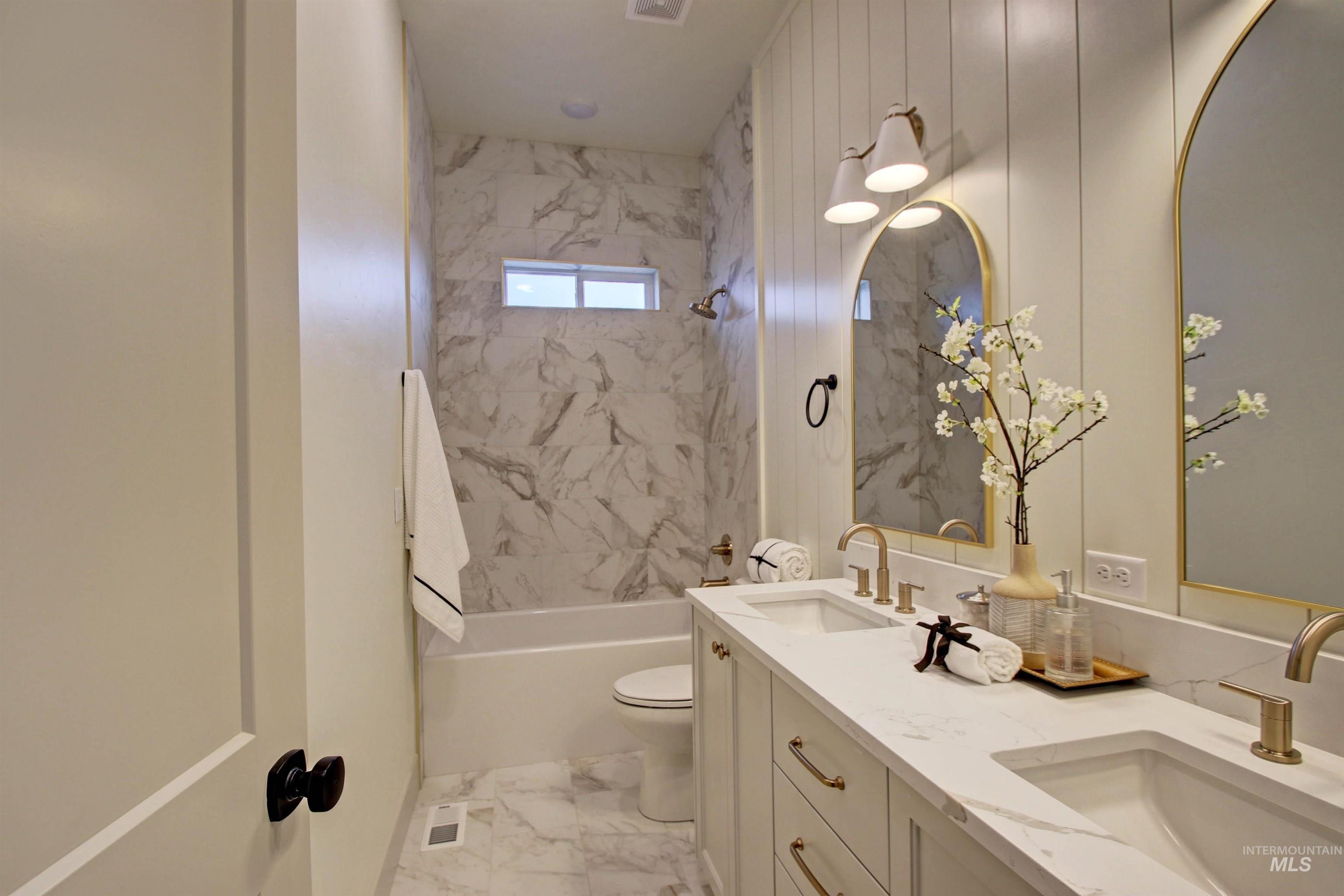 3323 W Golden Barrel St., Eagle, Idaho 83616, 4 Bedrooms, 2.5 Bathrooms, Residential For Sale, Price $1,099,000, 98966884