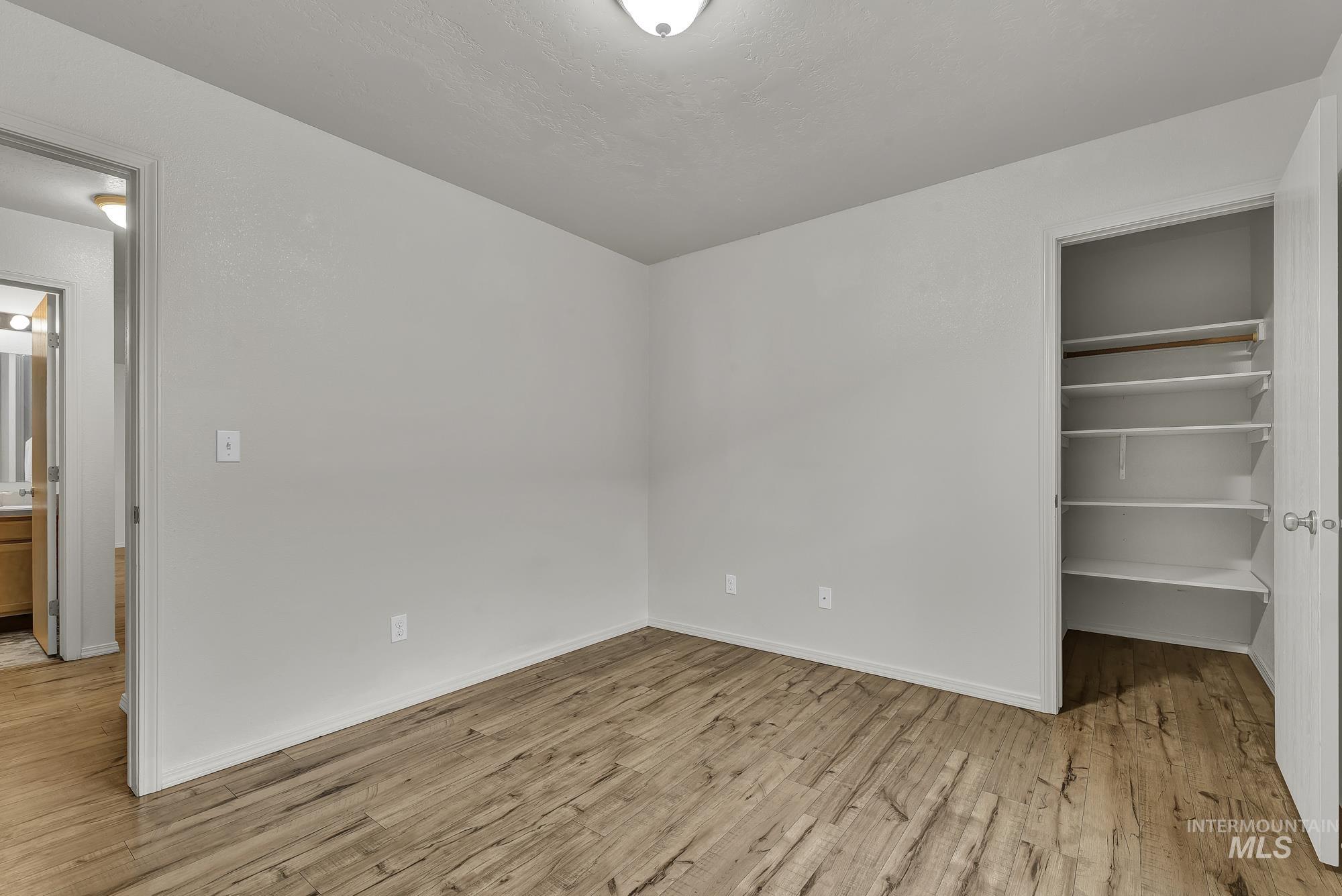 10090 W Lincroft St, Boise, Idaho 83704, 3 Bedrooms, 2 Bathrooms, Residential For Sale, Price $390,000, 98966909