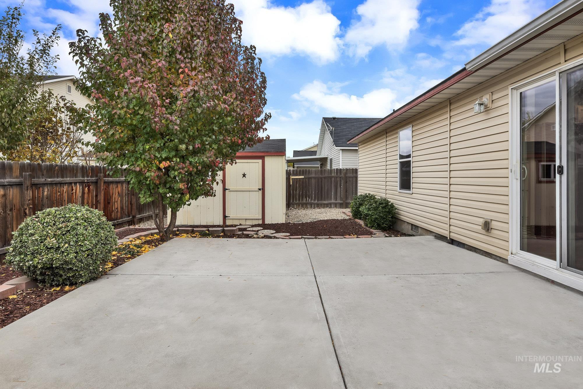 10090 W Lincroft St, Boise, Idaho 83704, 3 Bedrooms, 2 Bathrooms, Residential For Sale, Price $390,000, 98966909