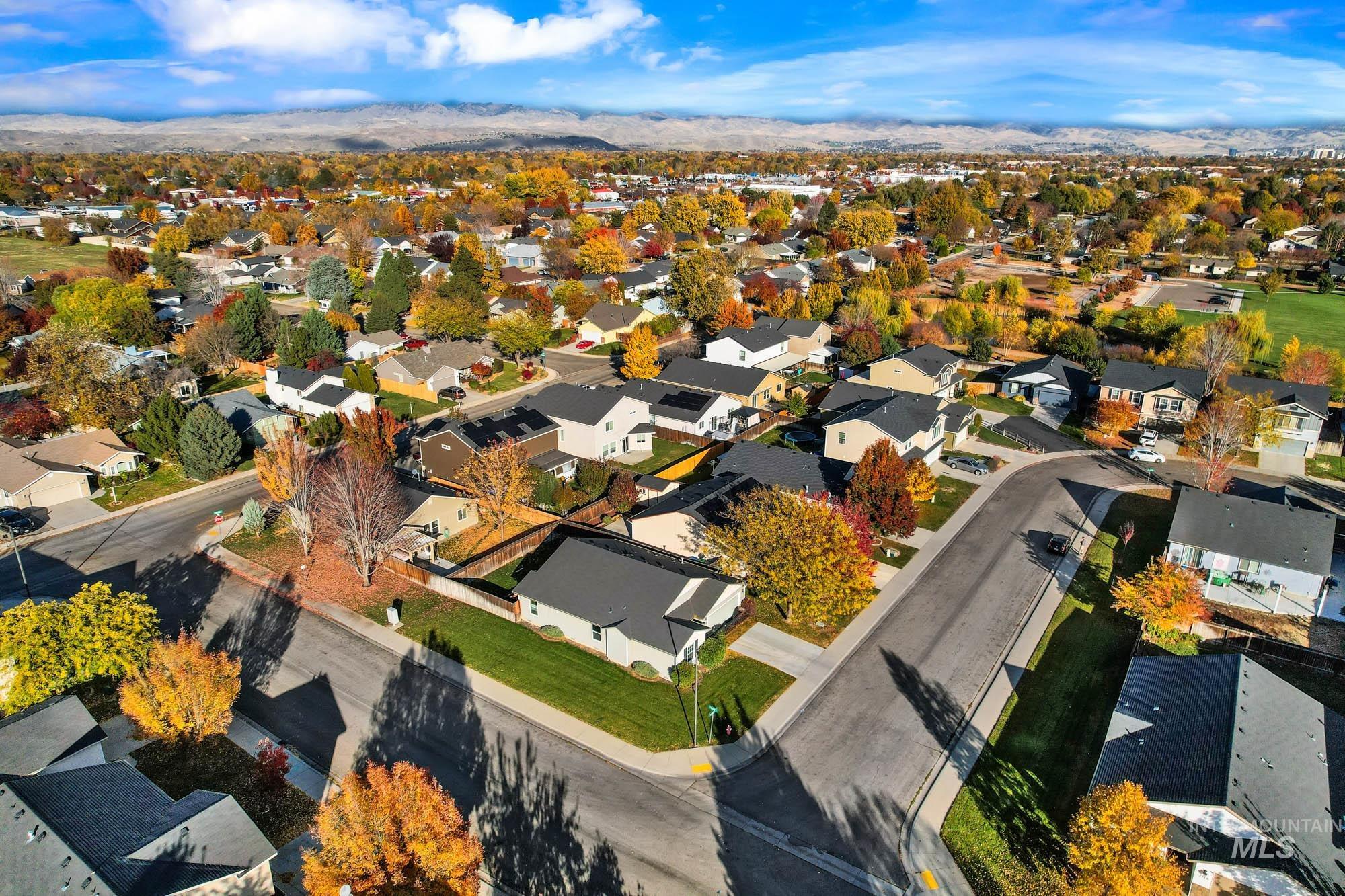 10090 W Lincroft St, Boise, Idaho 83704, 3 Bedrooms, 2 Bathrooms, Residential For Sale, Price $390,000, 98966909