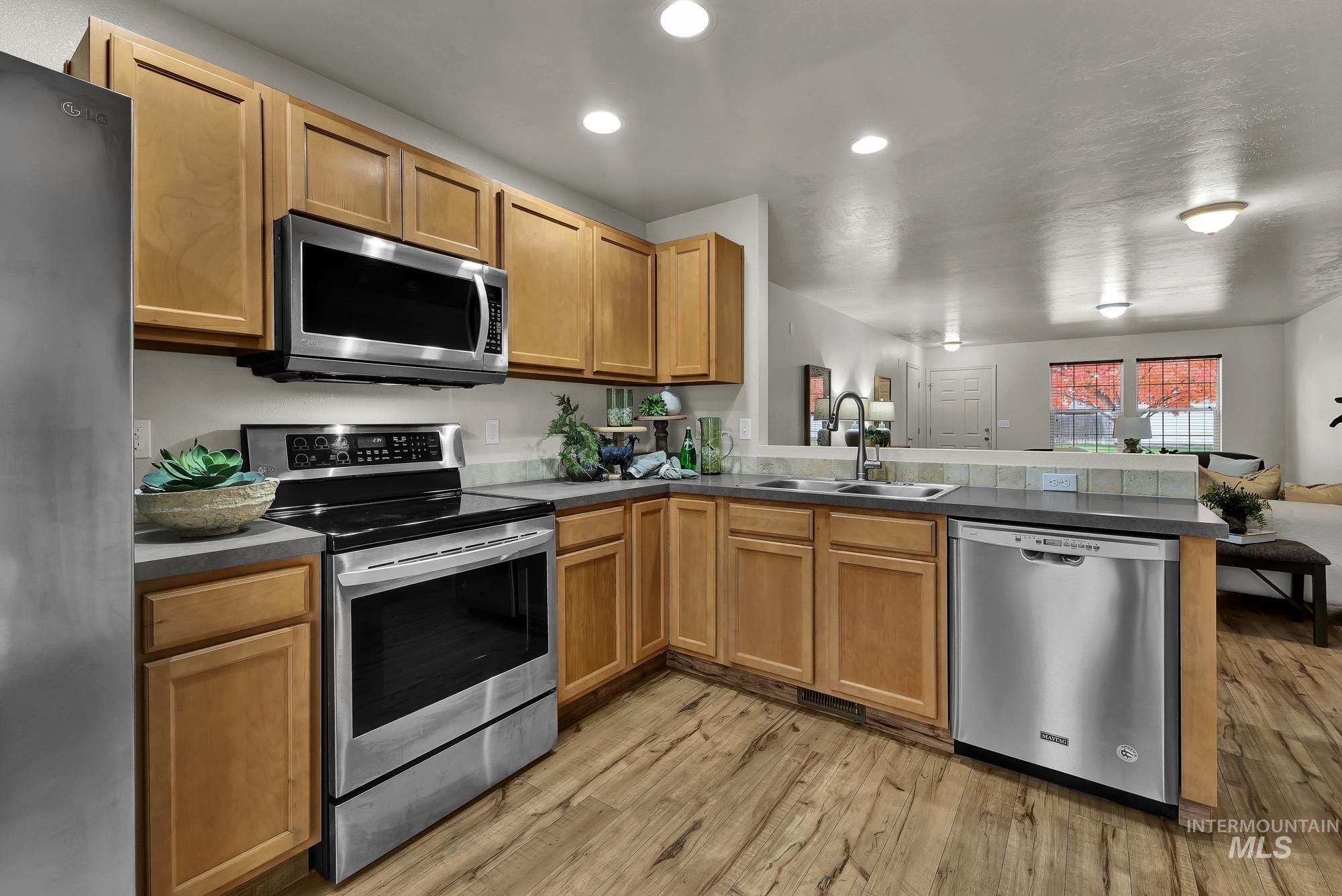 10090 W Lincroft St, Boise, Idaho 83704, 3 Bedrooms, 2 Bathrooms, Residential For Sale, Price $390,000, 98966909