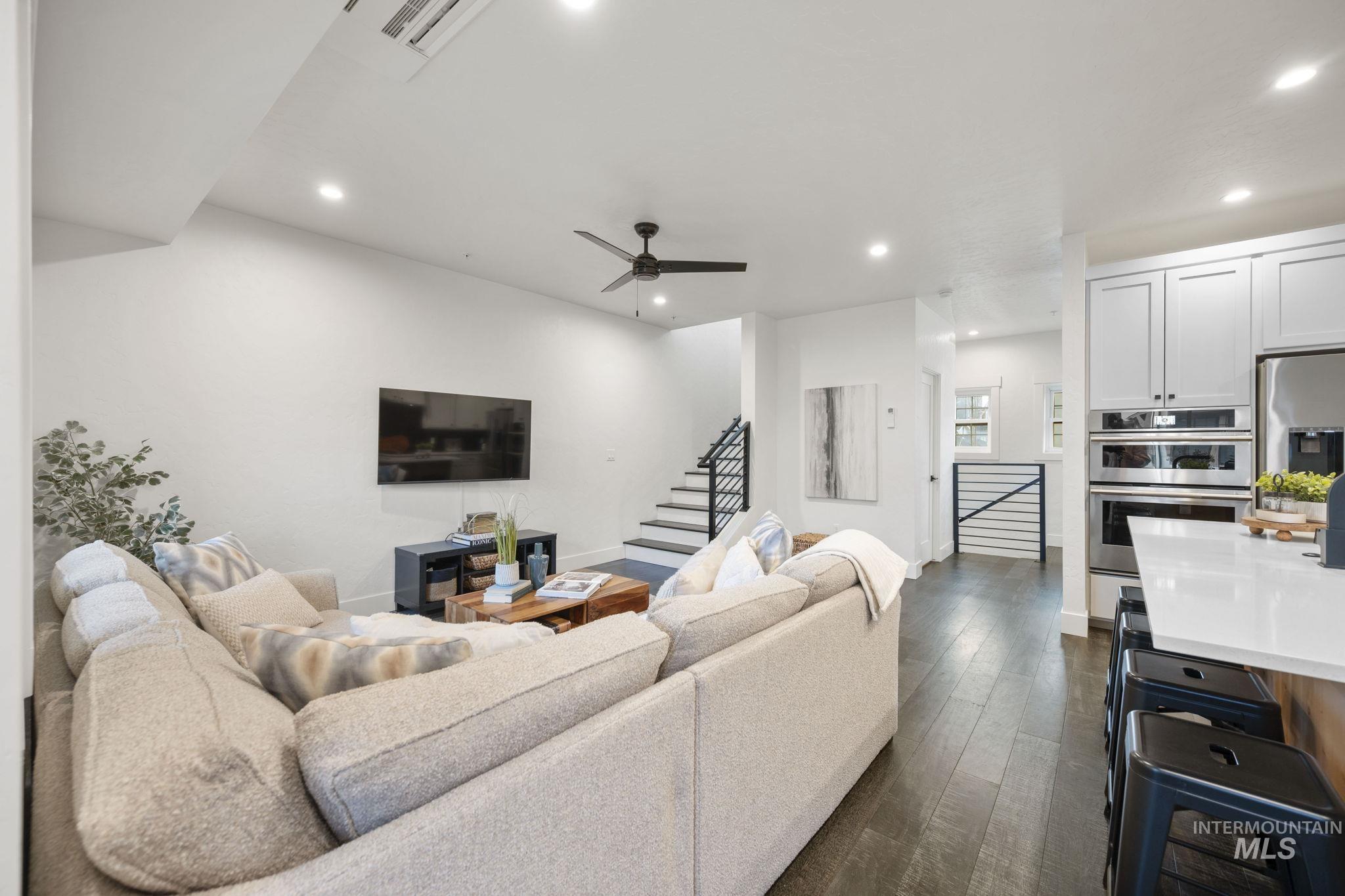 429 E Water Pocket Ln, Garden City, Idaho 83714, 2 Bedrooms, 2.5 Bathrooms, Residential For Sale, Price $750,000, 98966912