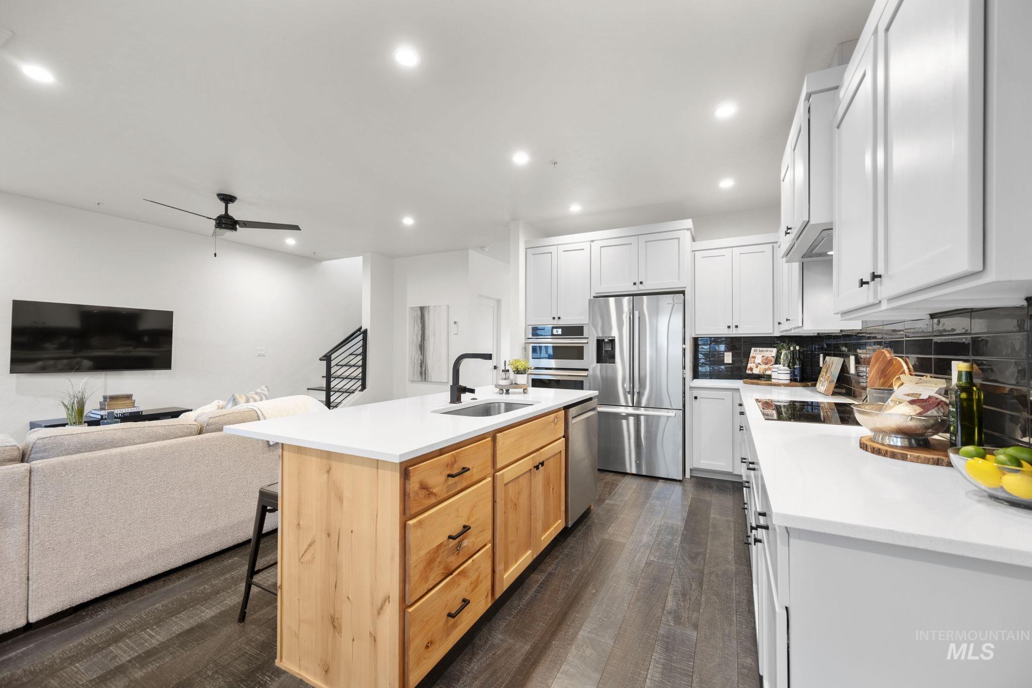 429 E Water Pocket Ln, Garden City, Idaho 83714, 2 Bedrooms, 2.5 Bathrooms, Residential For Sale, Price $750,000, 98966912