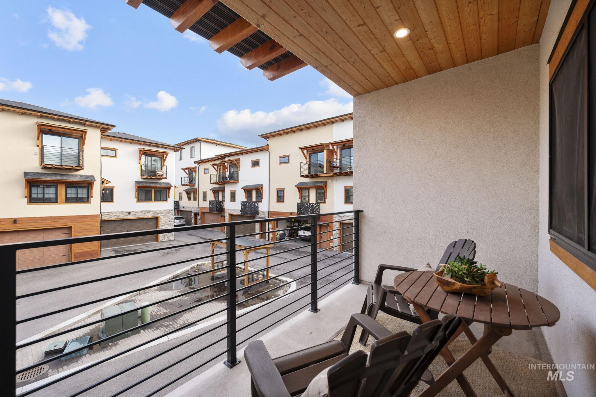 429 E Water Pocket Ln, Garden City, Idaho 83714, 2 Bedrooms, 2.5 Bathrooms, Residential For Sale, Price $750,000, 98966912