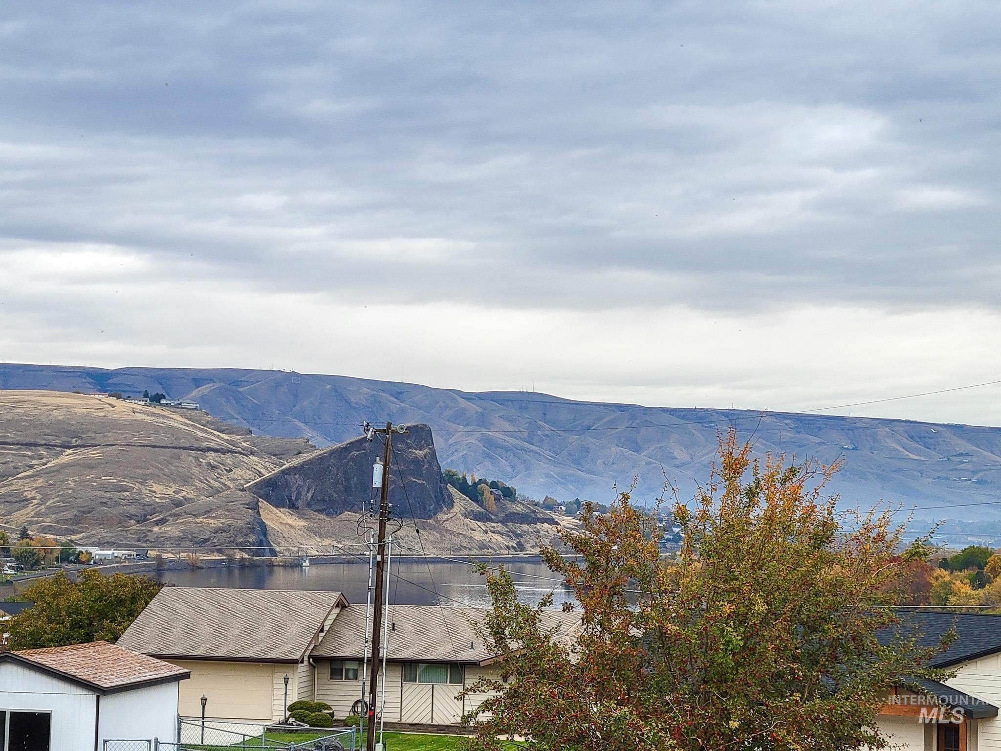 3435 Clemans Road, Clarkston, Washington 99403, 3 Bedrooms, 2 Bathrooms, Residential For Sale, Price $475,000, 98966915